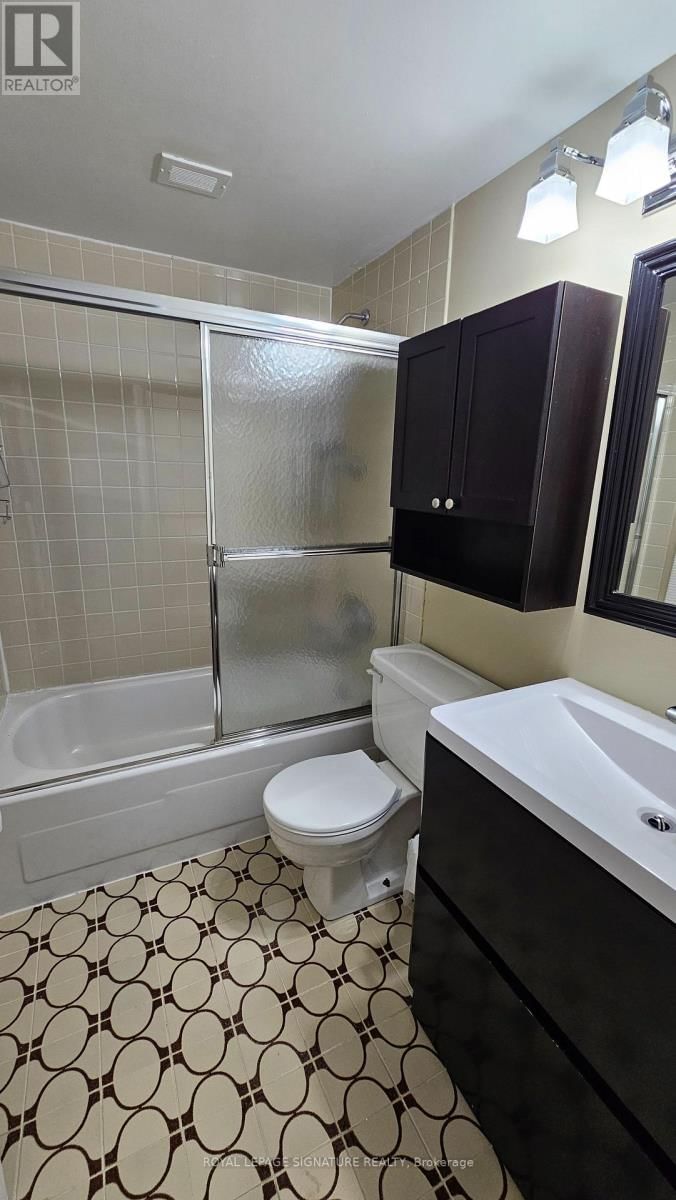 810 - 240 SCARLETT ROAD Image 21