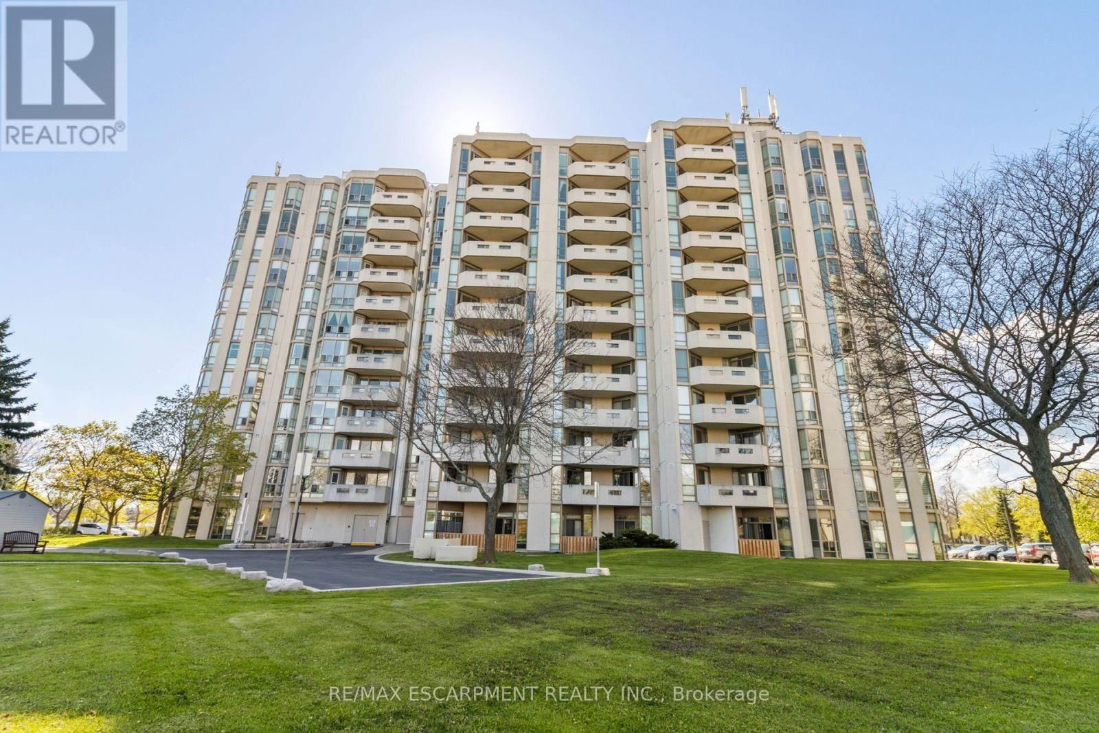 302 - 5070 PINEDALE AVENUE Image 1