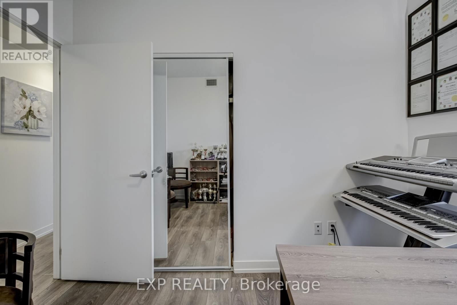1514 - 2520 EGLINTON AVENUE WEST Image 23