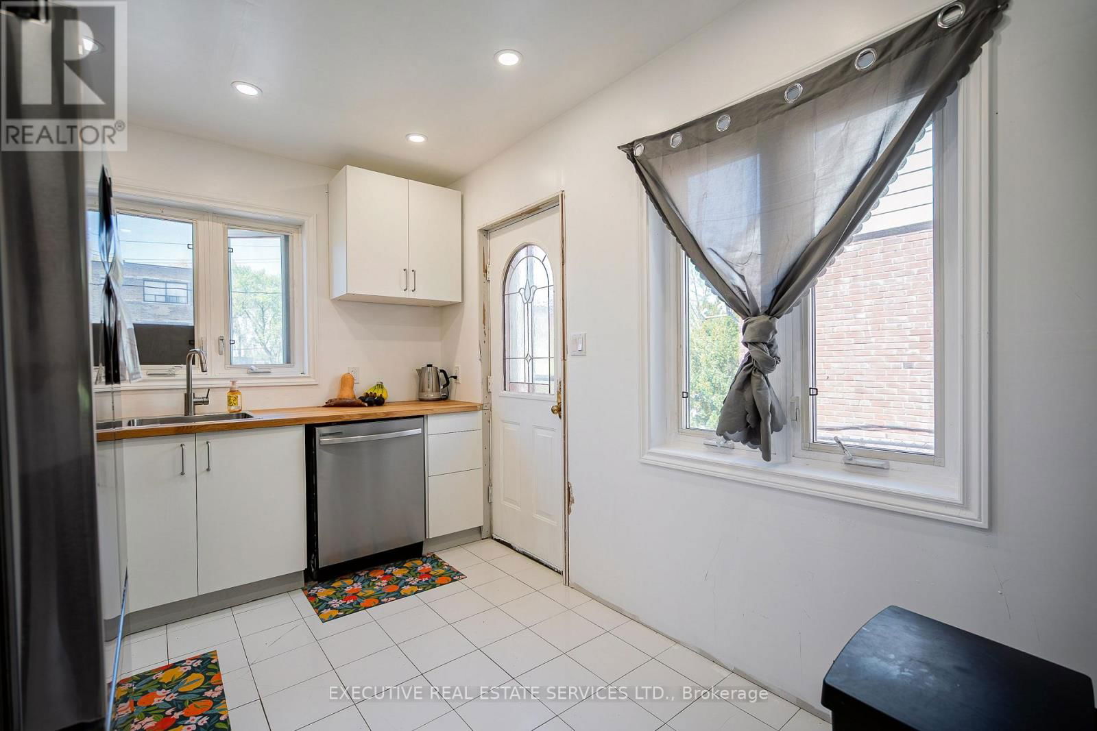 49 TRETHEWEY DRIVE Image 18