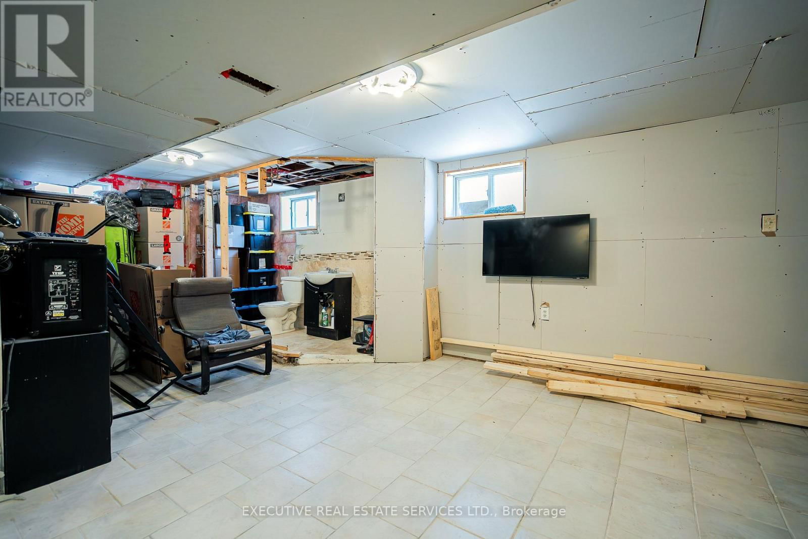 49 TRETHEWEY DRIVE Image 32