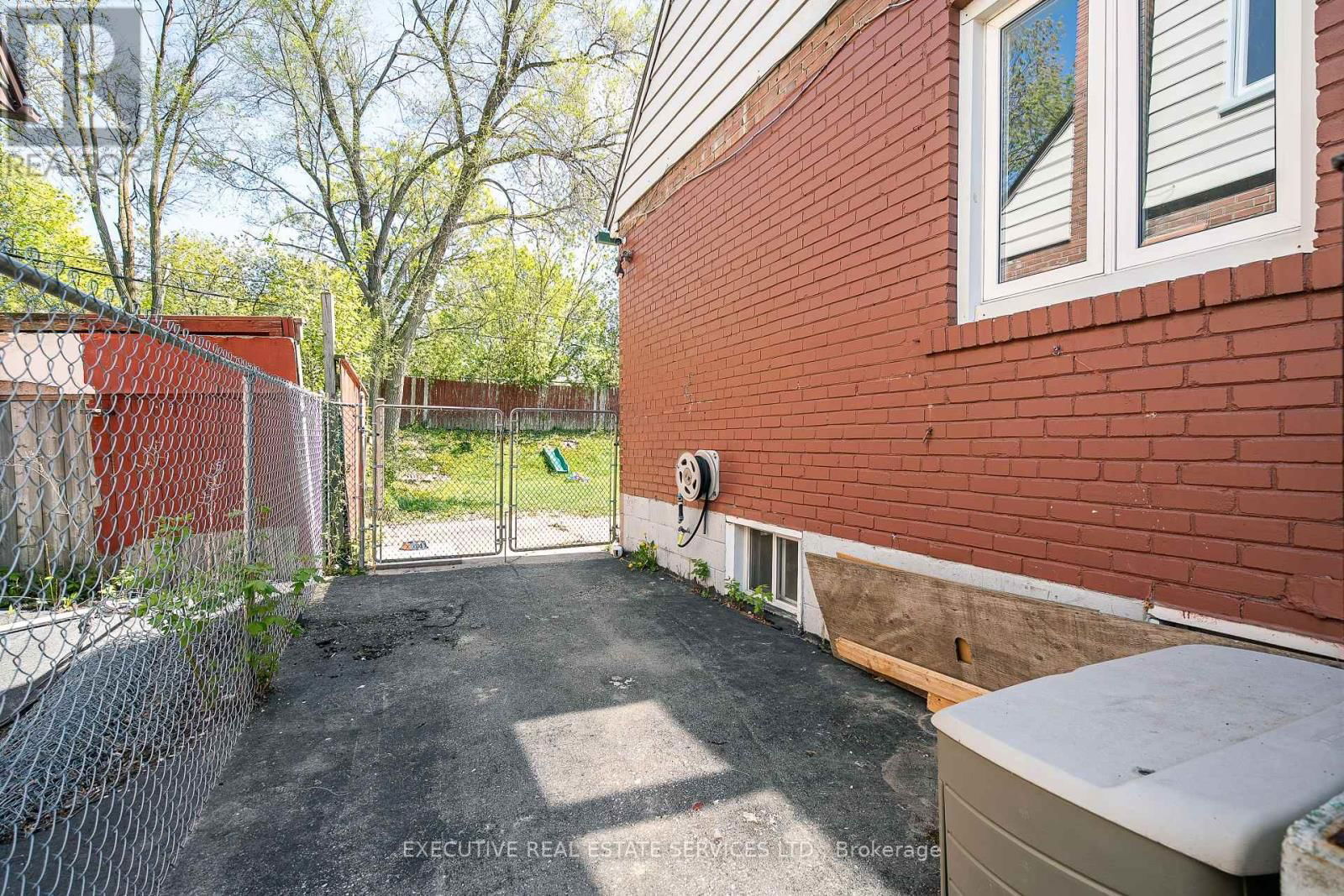 49 TRETHEWEY DRIVE Image 35