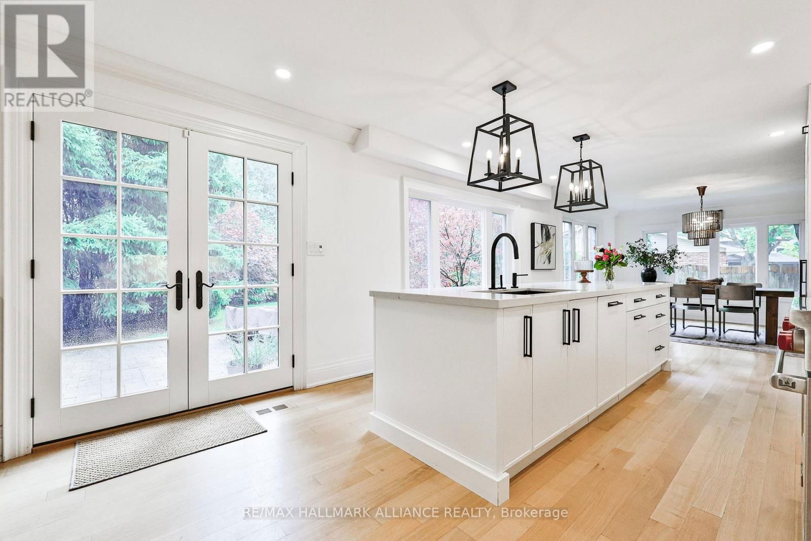 138 CAVENDISH COURT Image 12