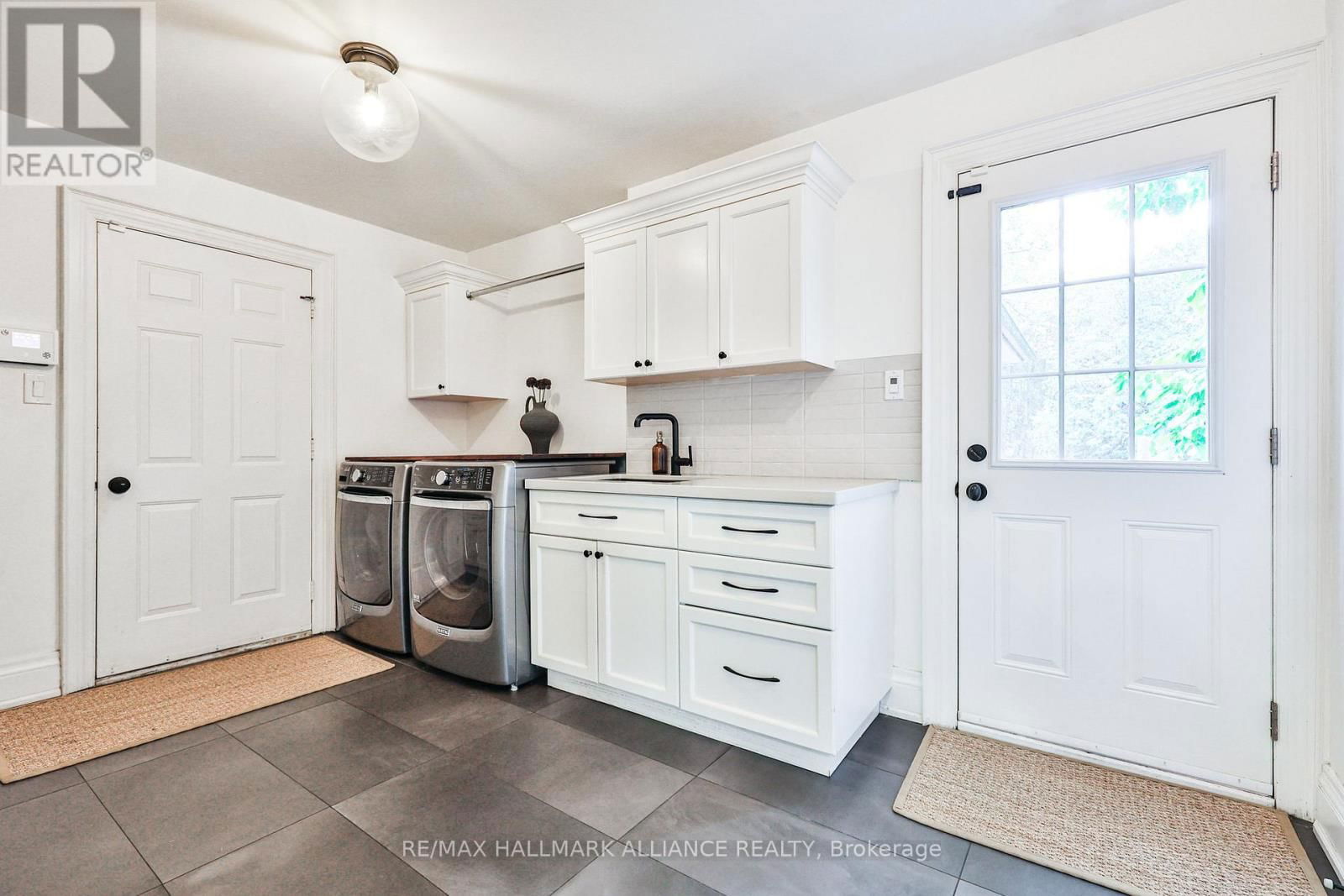 138 CAVENDISH COURT Image 15