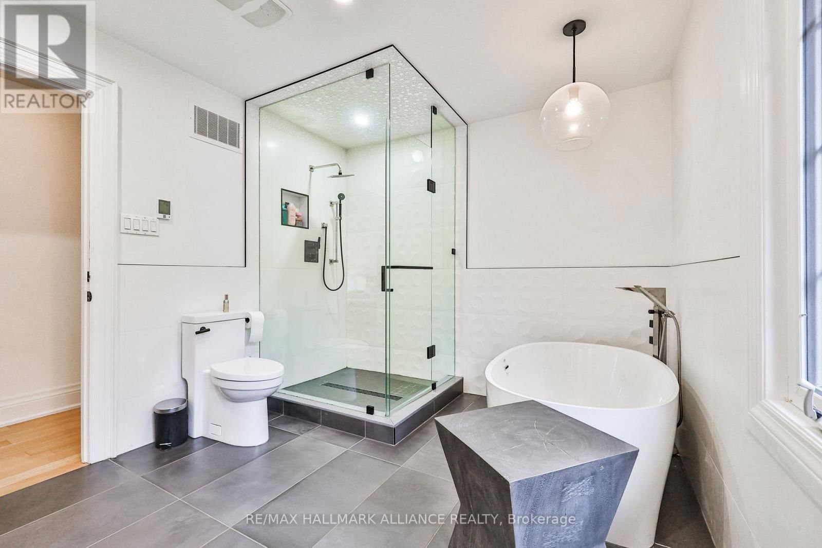 138 CAVENDISH COURT Image 27