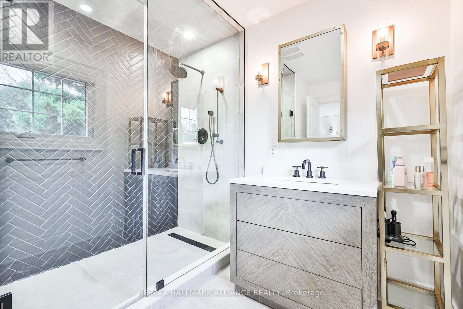 138 CAVENDISH COURT Image 28