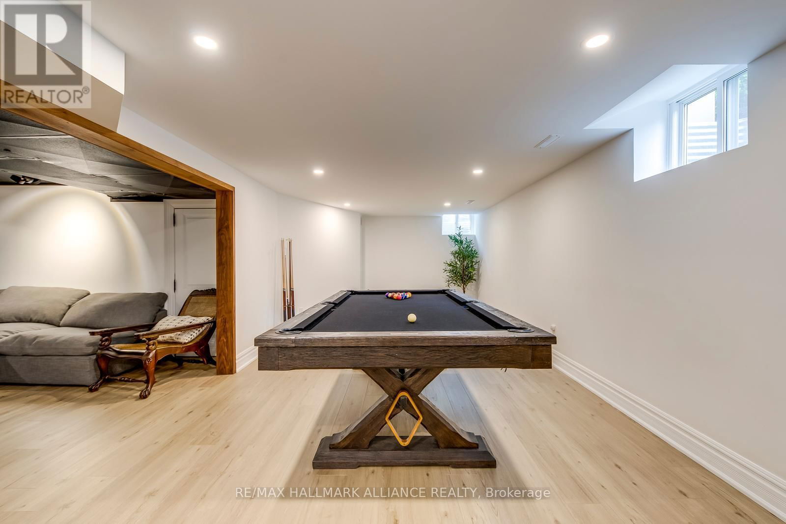 138 CAVENDISH COURT Image 32