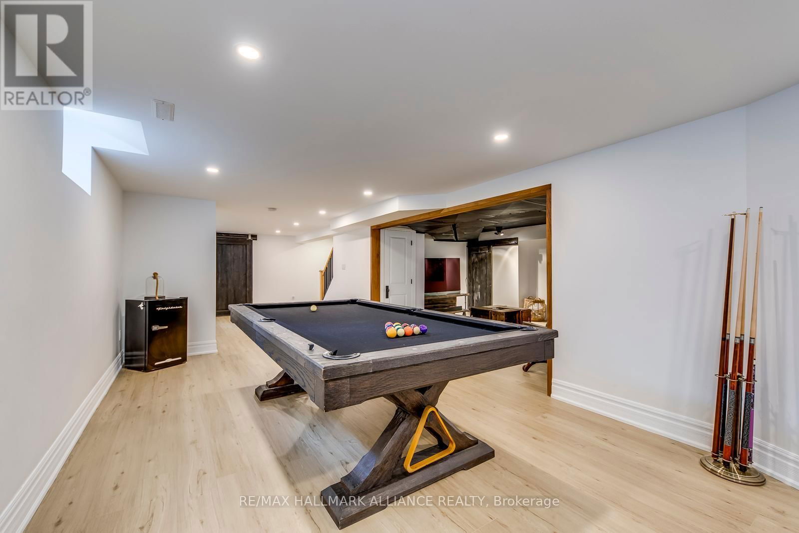 138 CAVENDISH COURT Image 33