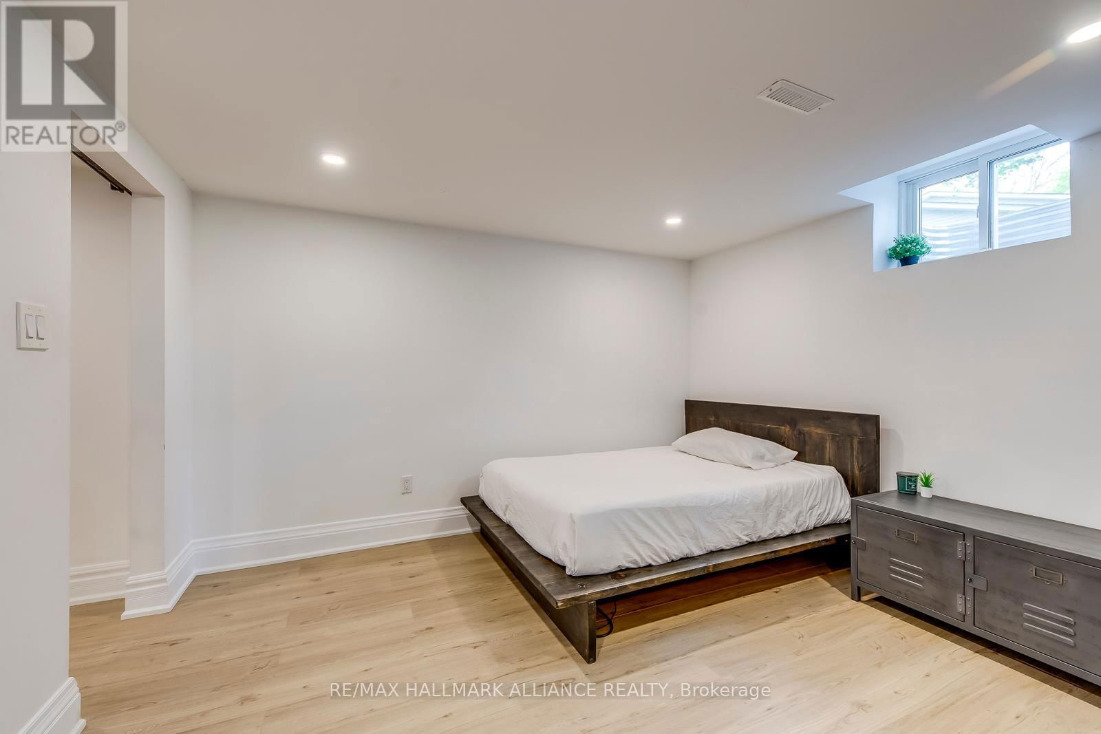 138 CAVENDISH COURT Image 36