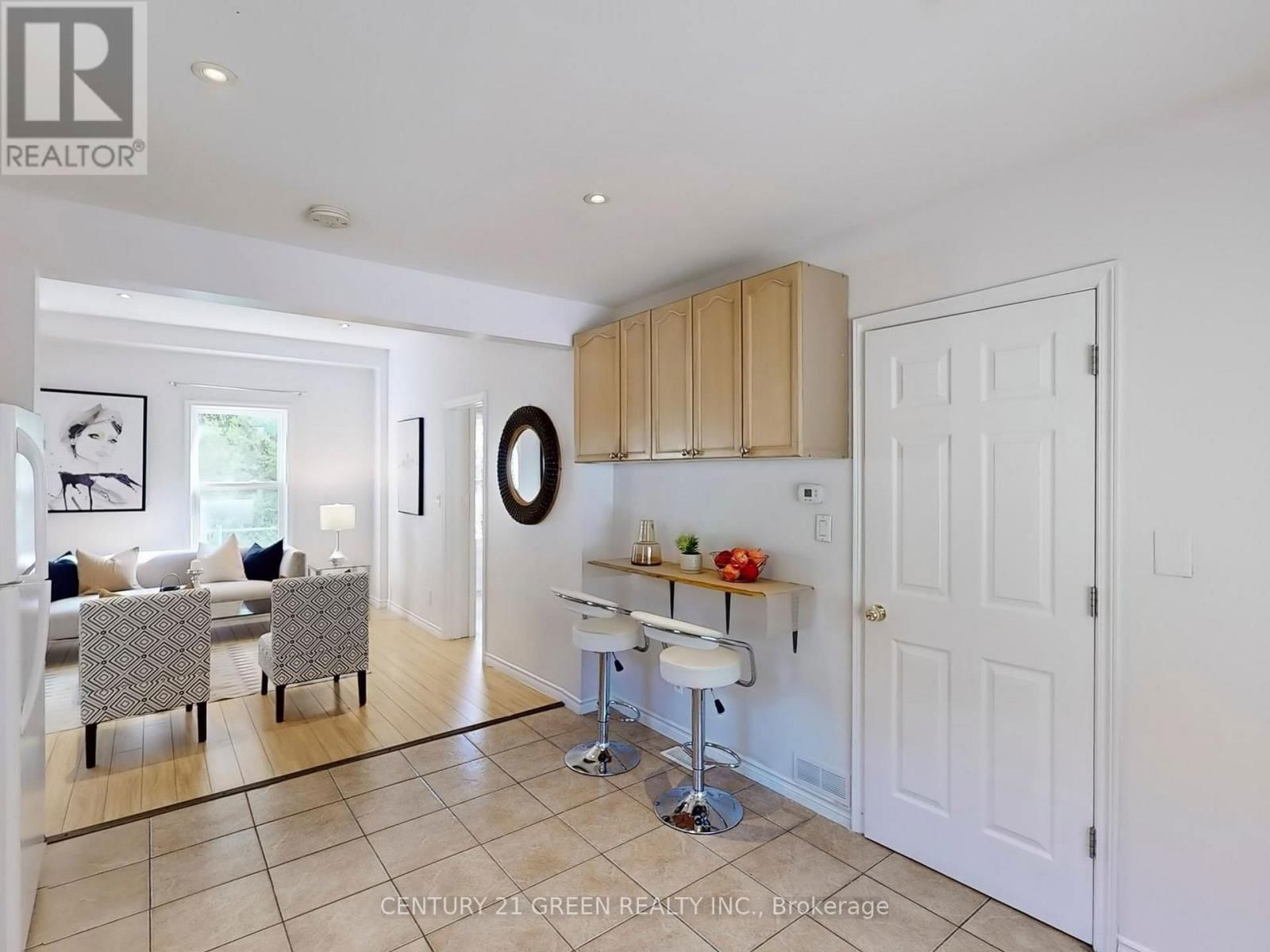 4 MCMURCHY AVENUE SOUTH Image 23