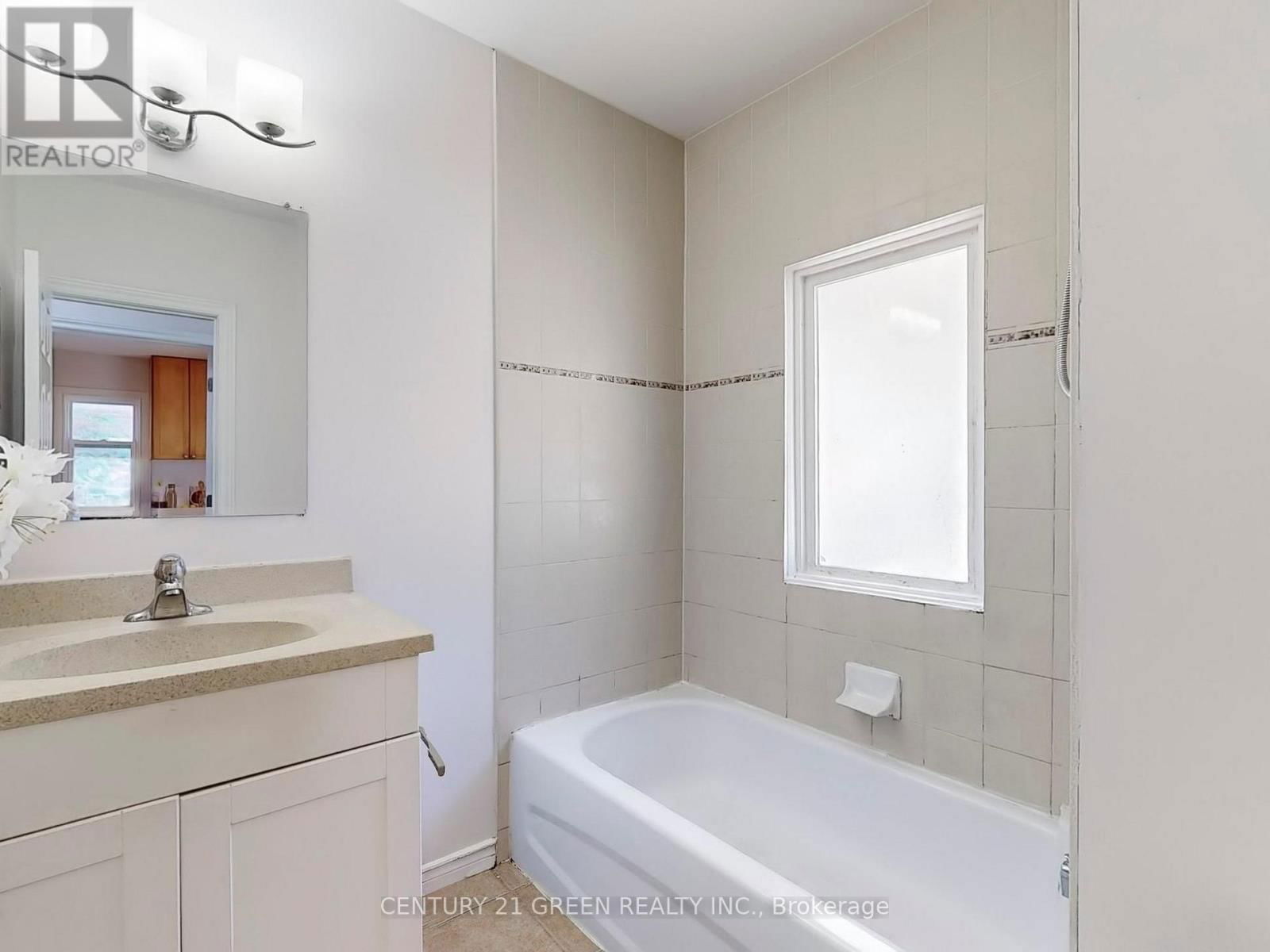 4 MCMURCHY AVENUE SOUTH Image 30