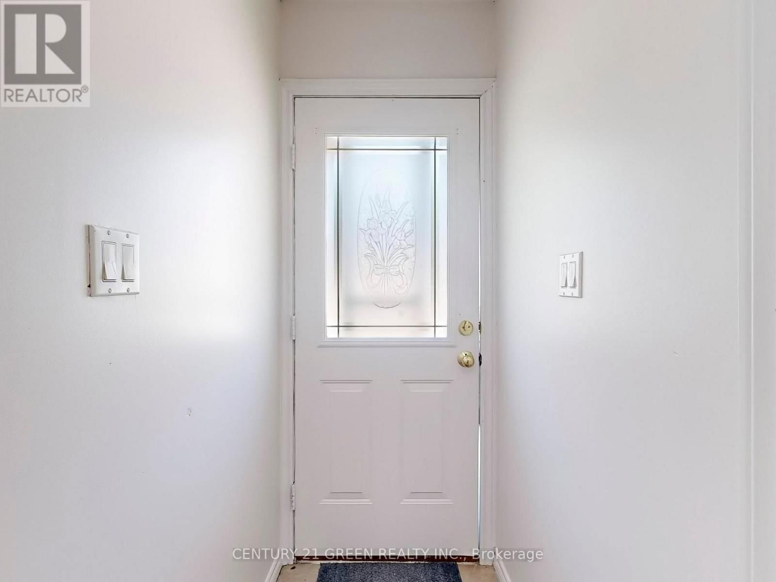 4 MCMURCHY AVENUE SOUTH Image 32
