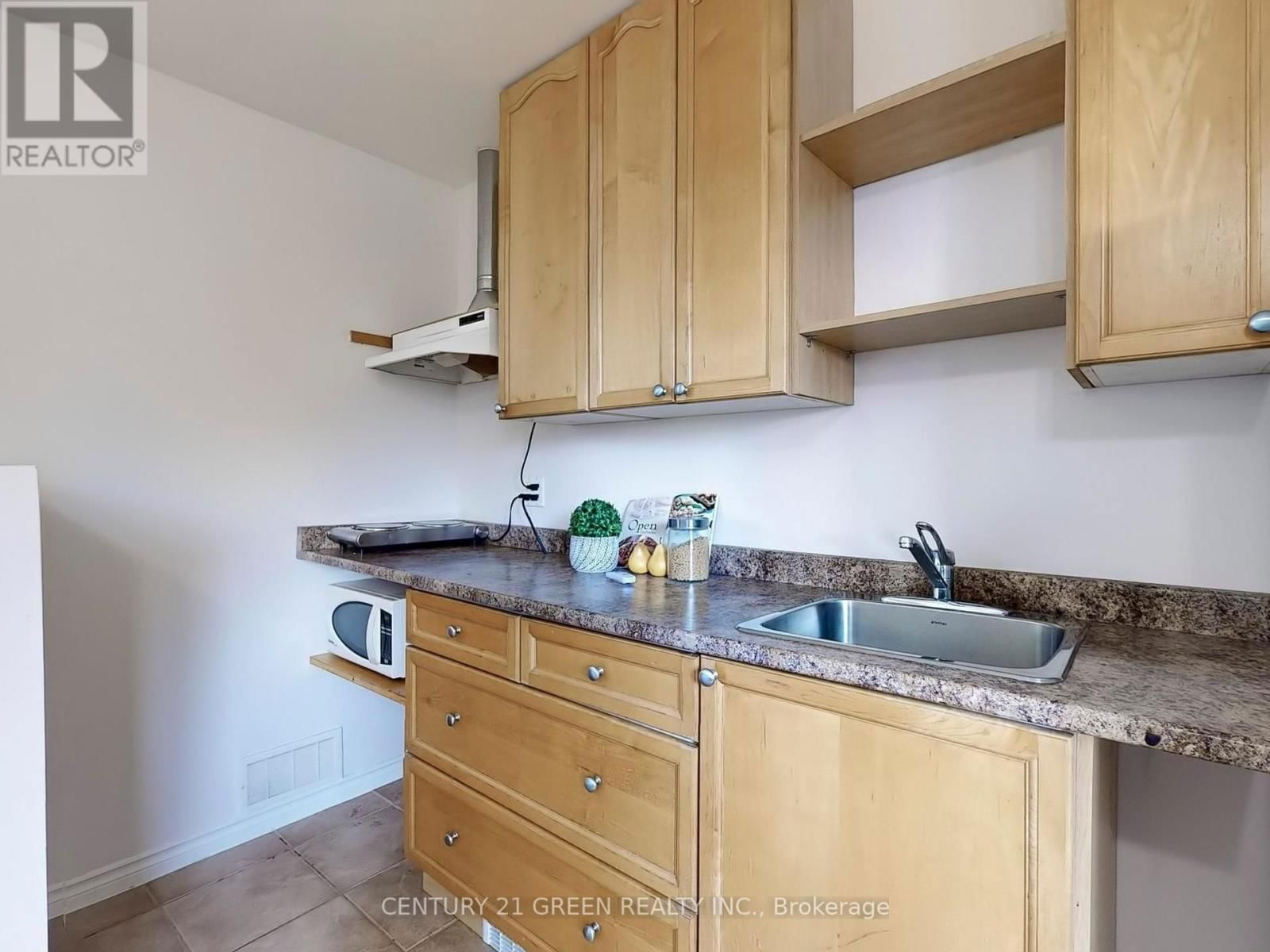 4 MCMURCHY AVENUE SOUTH Image 37