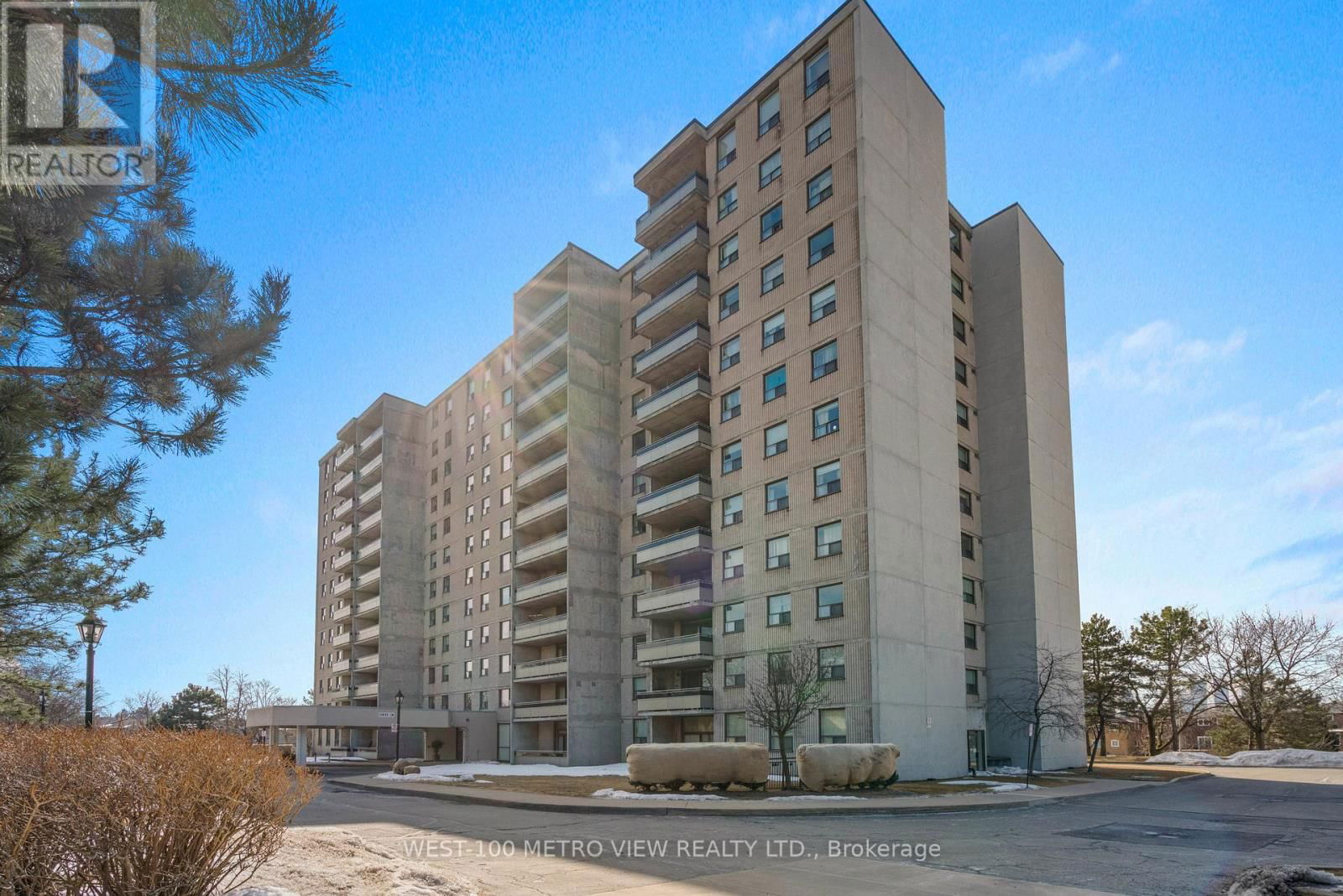701 - 355 RATHBURN ROAD EAST Image 21