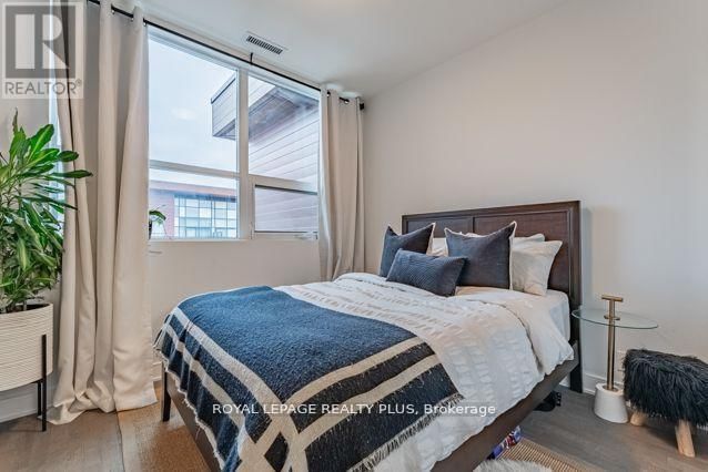 465 - 1575 LAKESHORE ROAD WEST Image 18