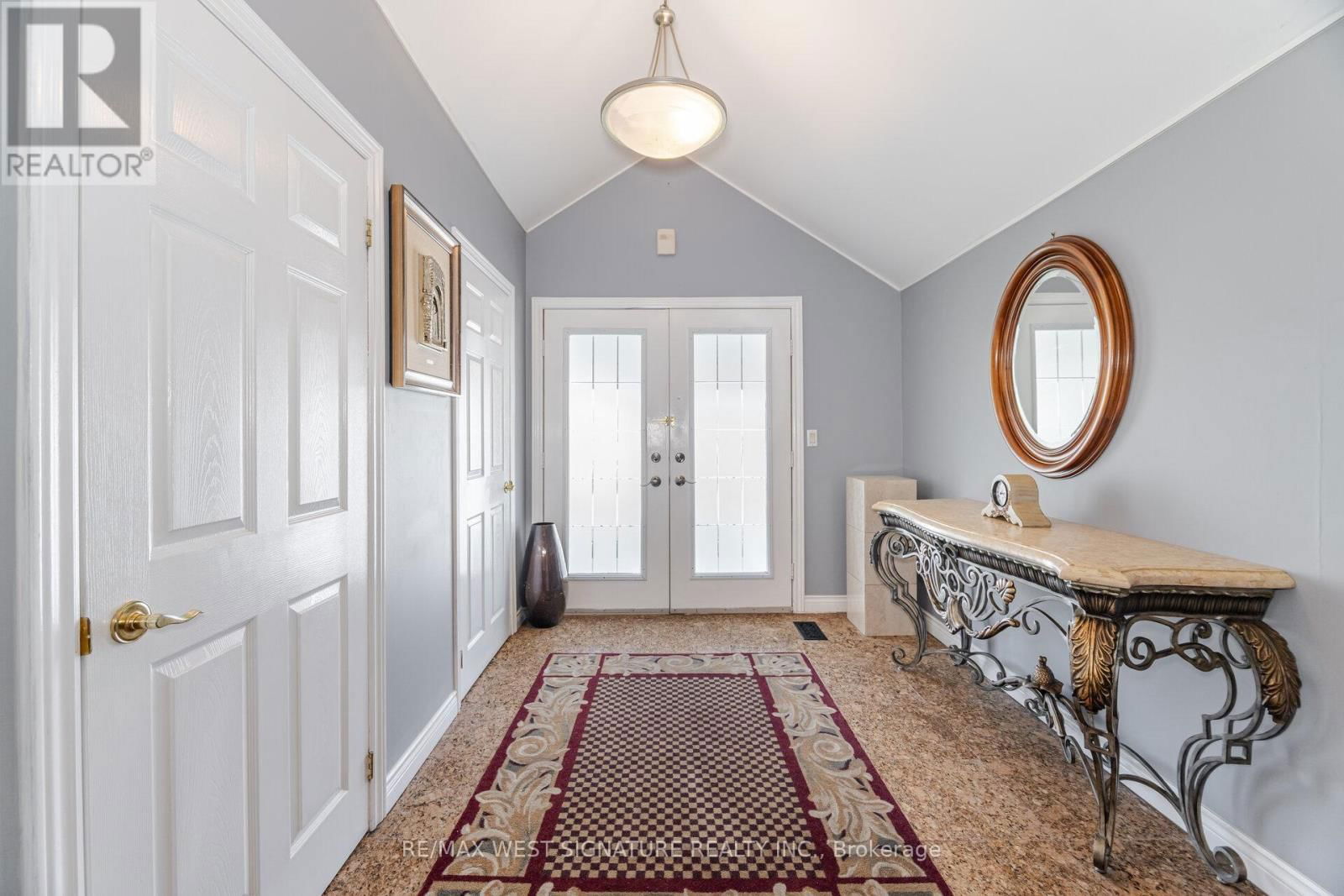 118 MARTHA CRESCENT Image 3