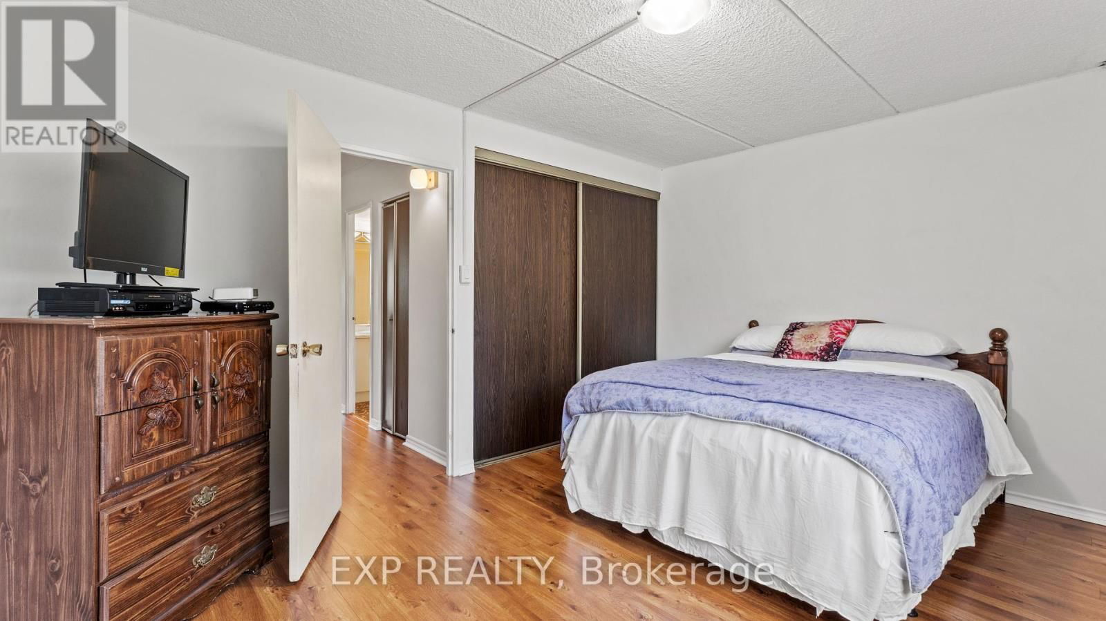 160 - 180 MISSISSAUGA VALLEY BOULEVARD Image 12
