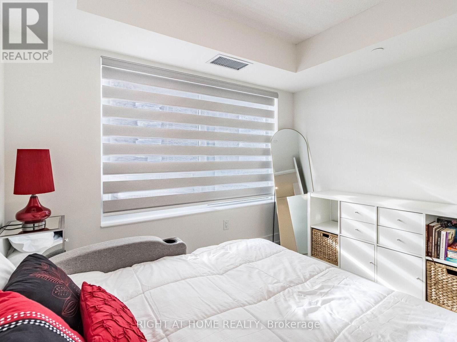 1401 - 10 EVA ROAD Image 26
