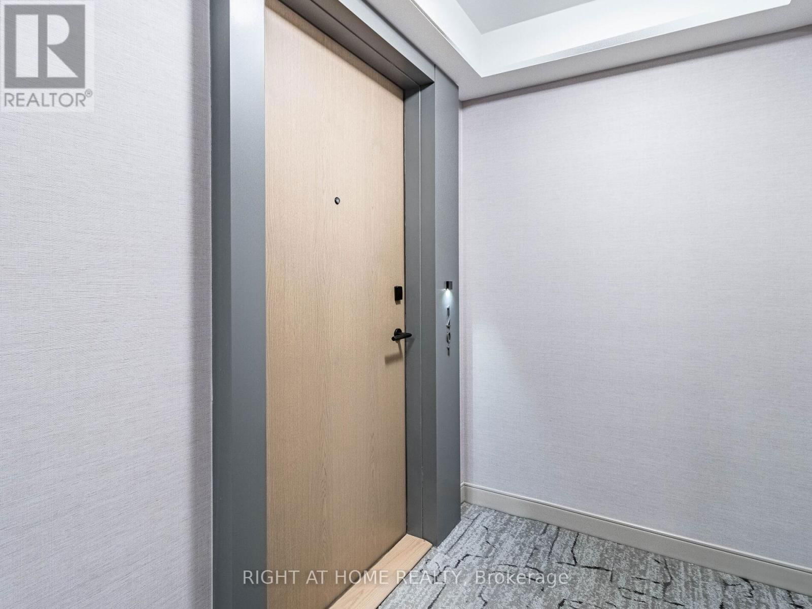 1401 - 10 EVA ROAD Image 33