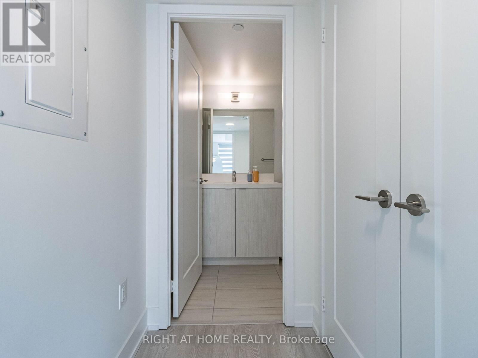 1401 - 10 EVA ROAD Image 48