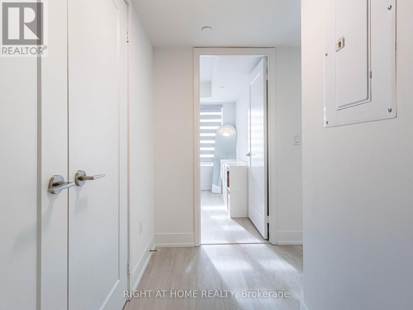 1401 - 10 EVA ROAD Image 49