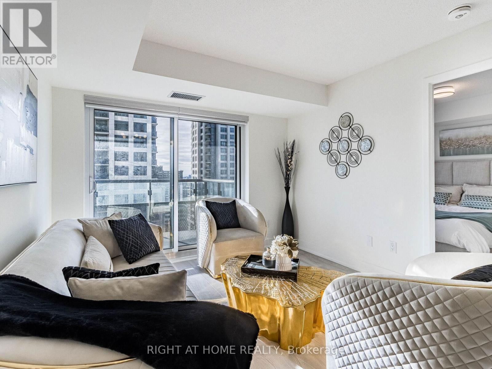 1401 - 10 EVA ROAD Image 8