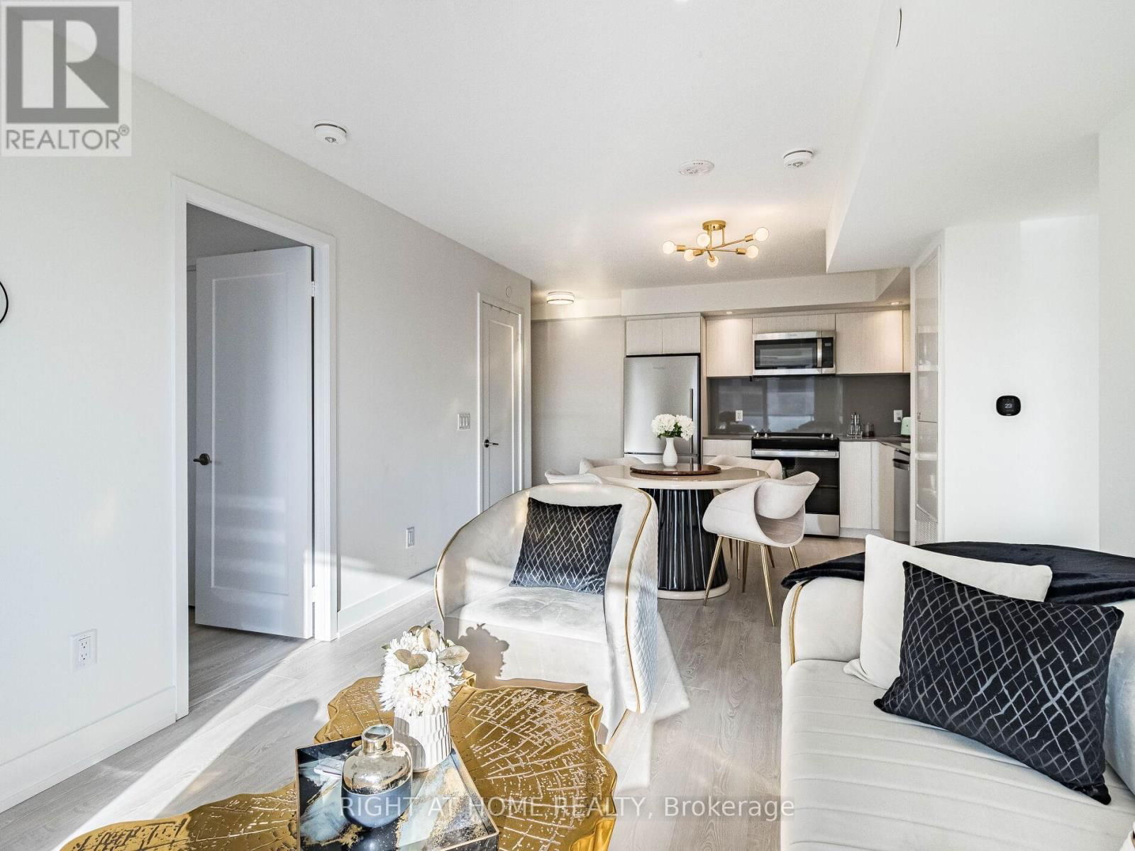 1401 - 10 EVA ROAD Image 9