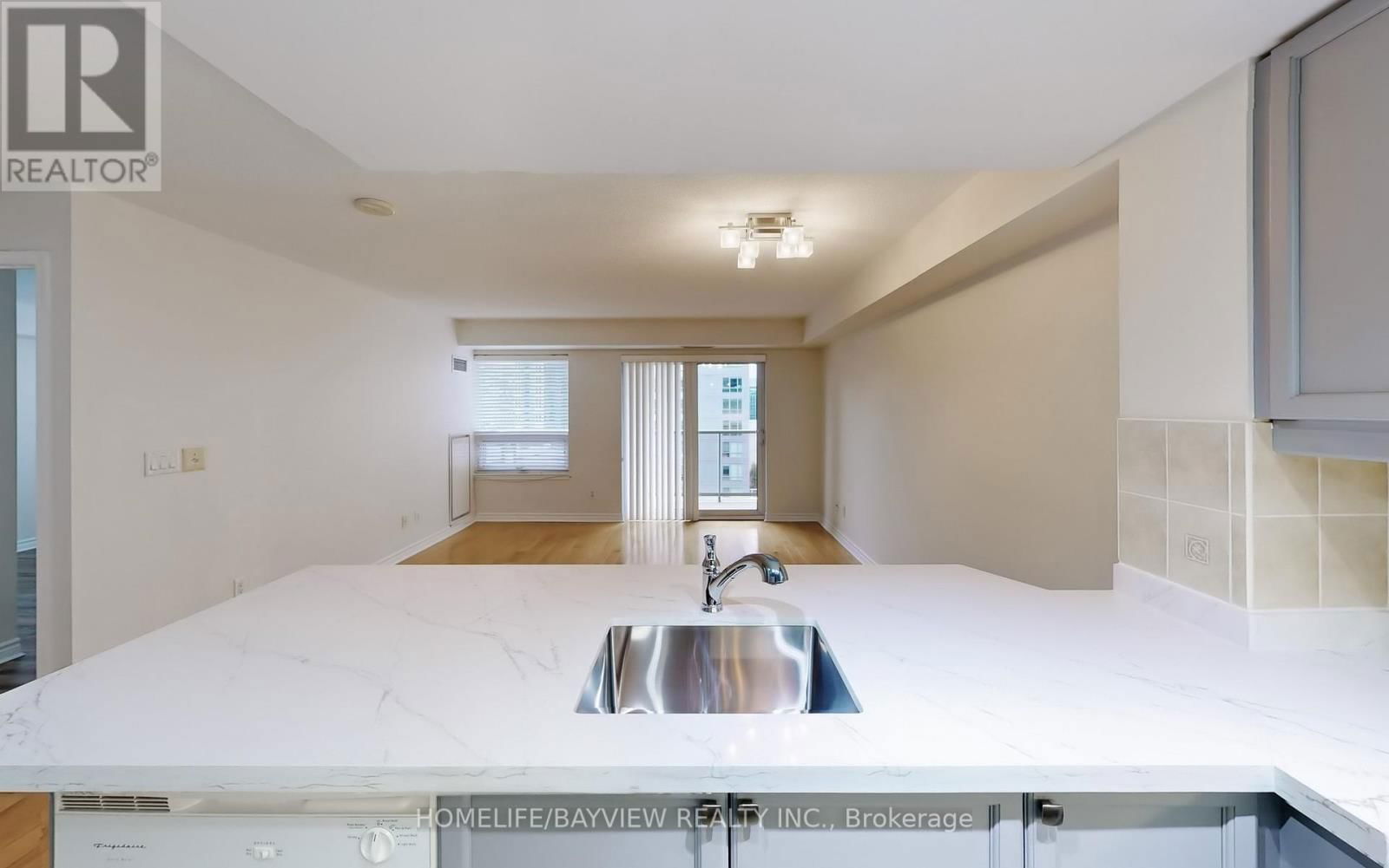 1002 - 350 PRINCESS ROYAL DRIVE Image 10