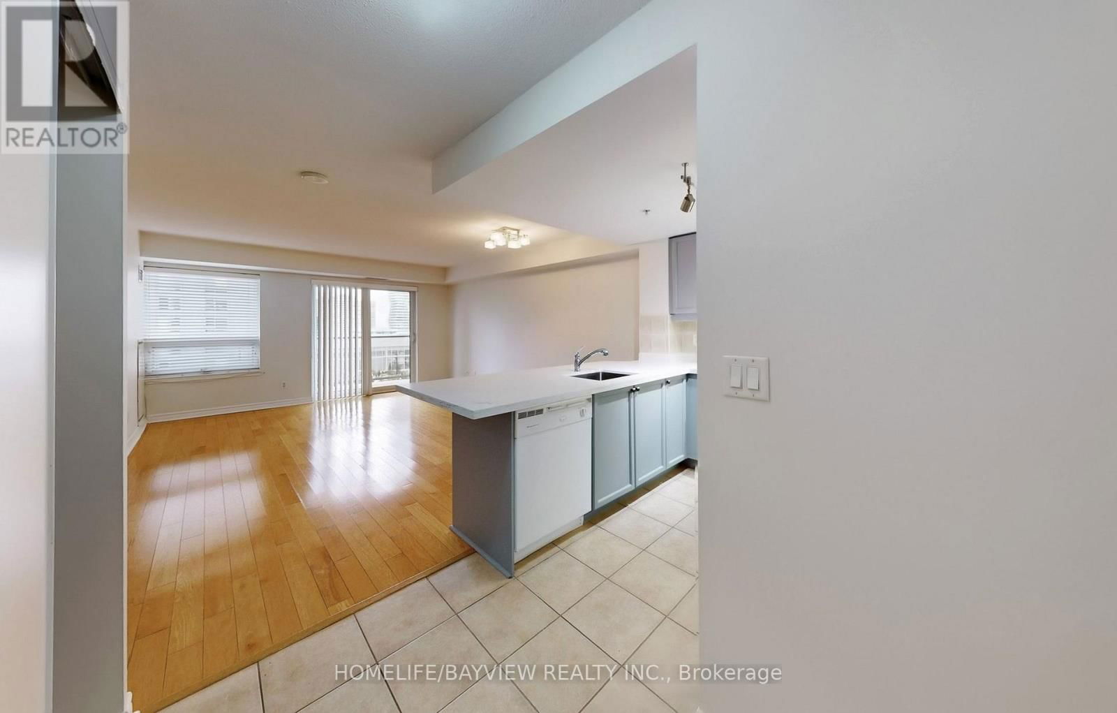 1002 - 350 PRINCESS ROYAL DRIVE Image 14