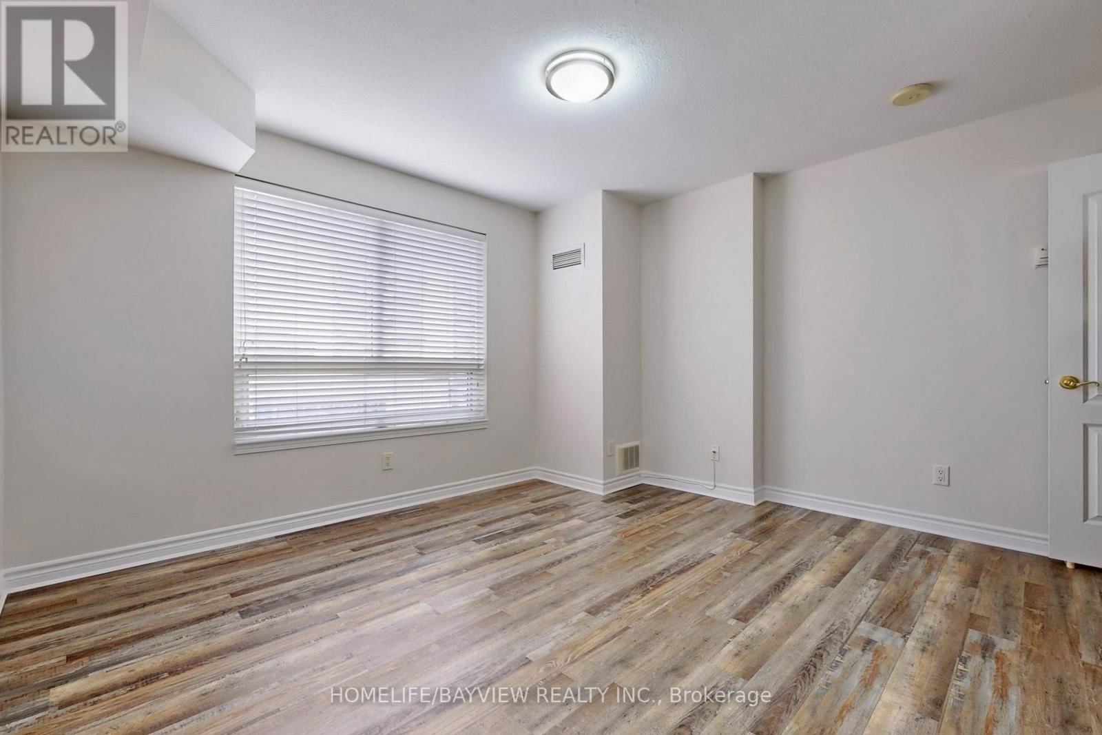 1002 - 350 PRINCESS ROYAL DRIVE Image 17