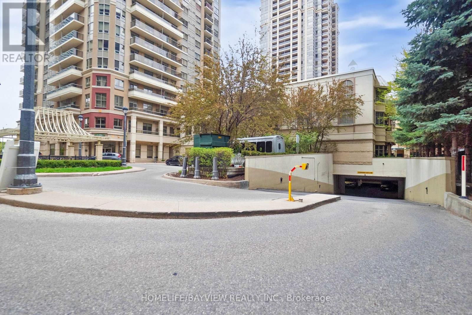 1002 - 350 PRINCESS ROYAL DRIVE Image 26