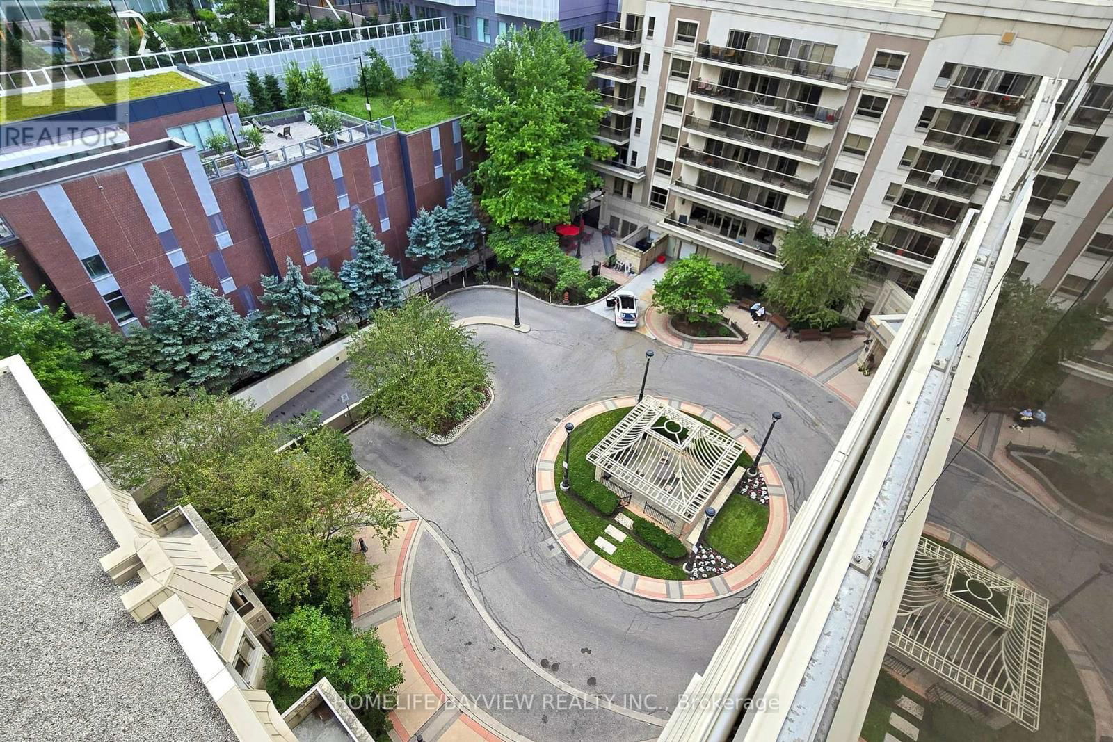 1002 - 350 PRINCESS ROYAL DRIVE Image 31