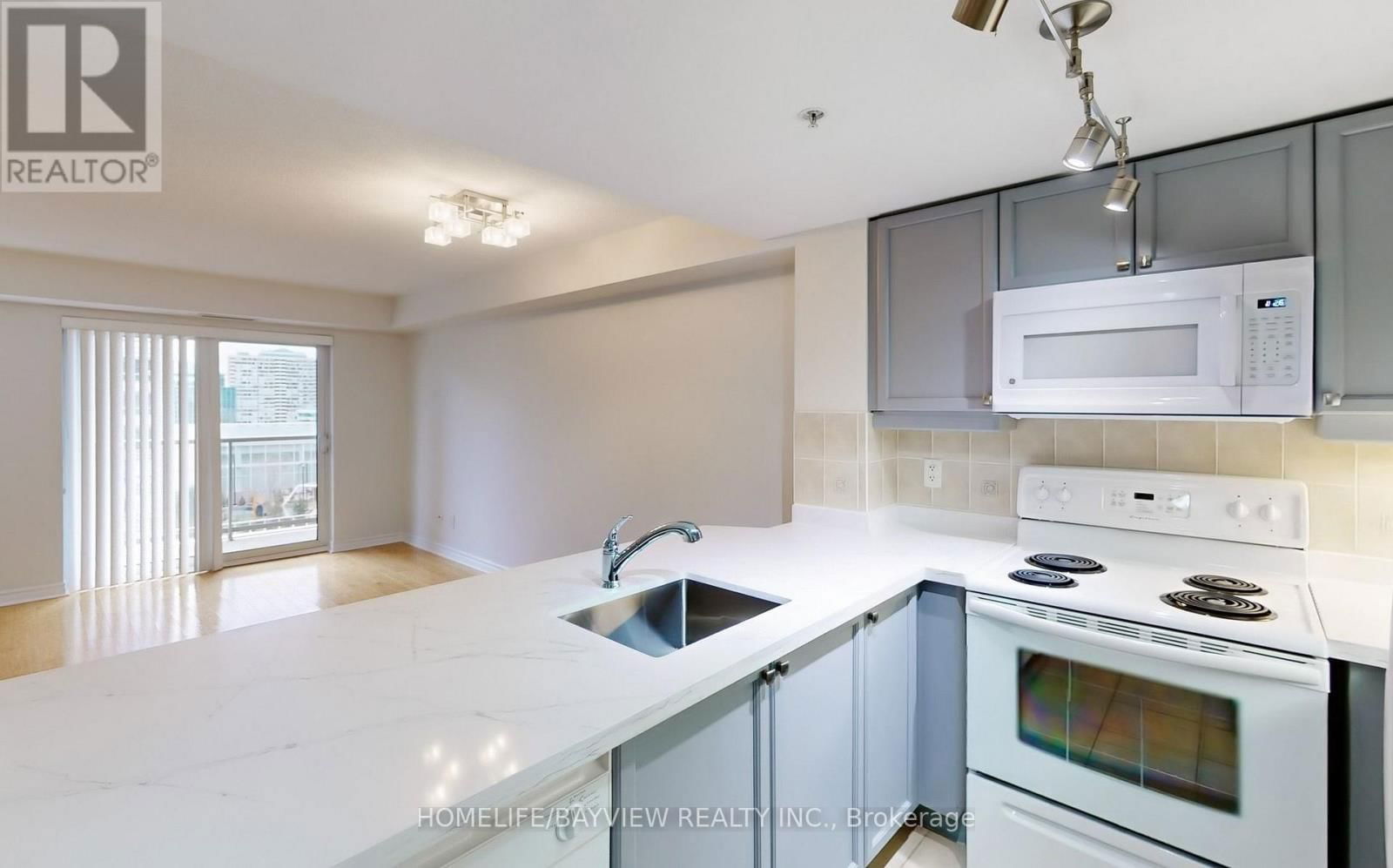 1002 - 350 PRINCESS ROYAL DRIVE Image 8