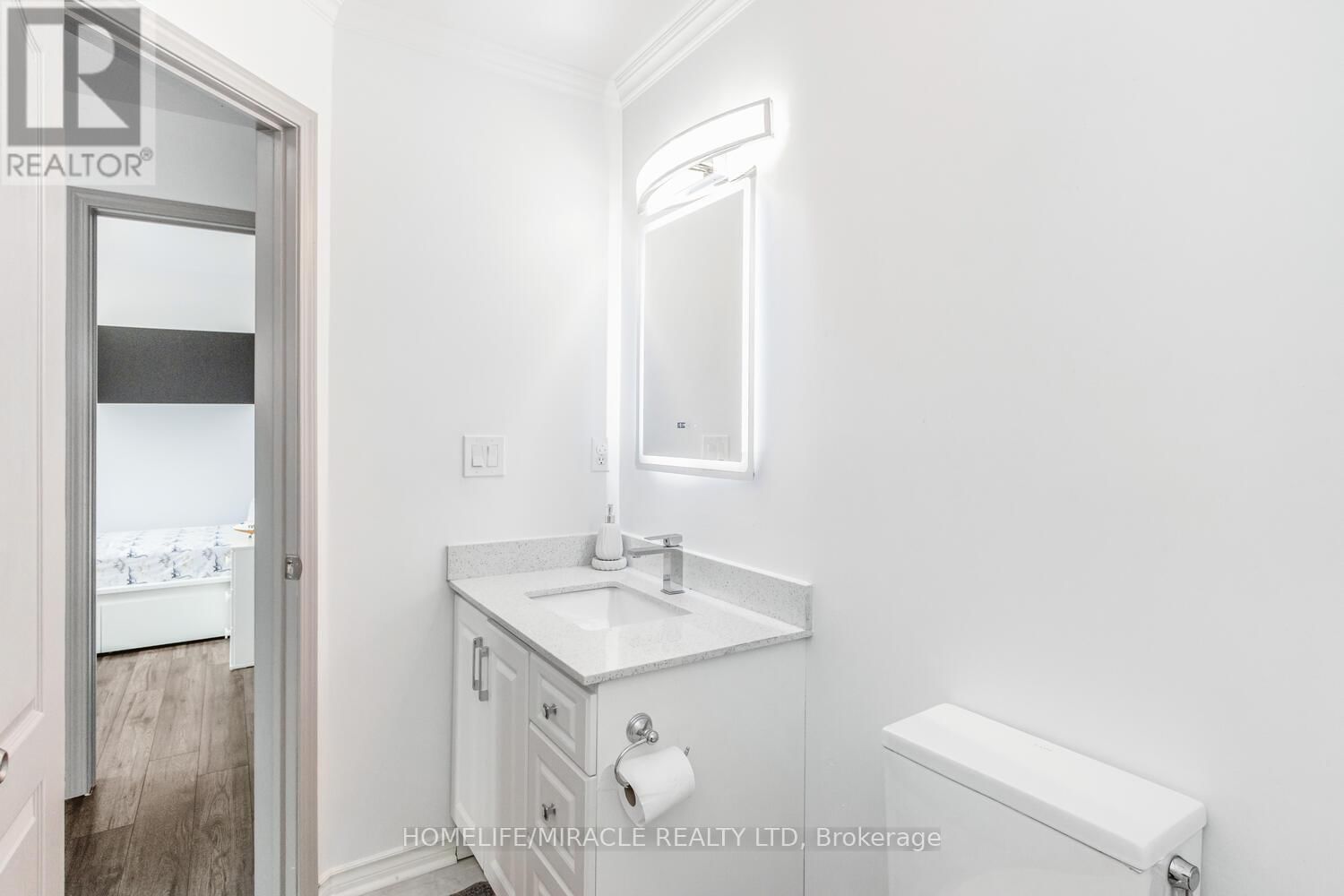 1677 STOVER CRESCENT Image 37