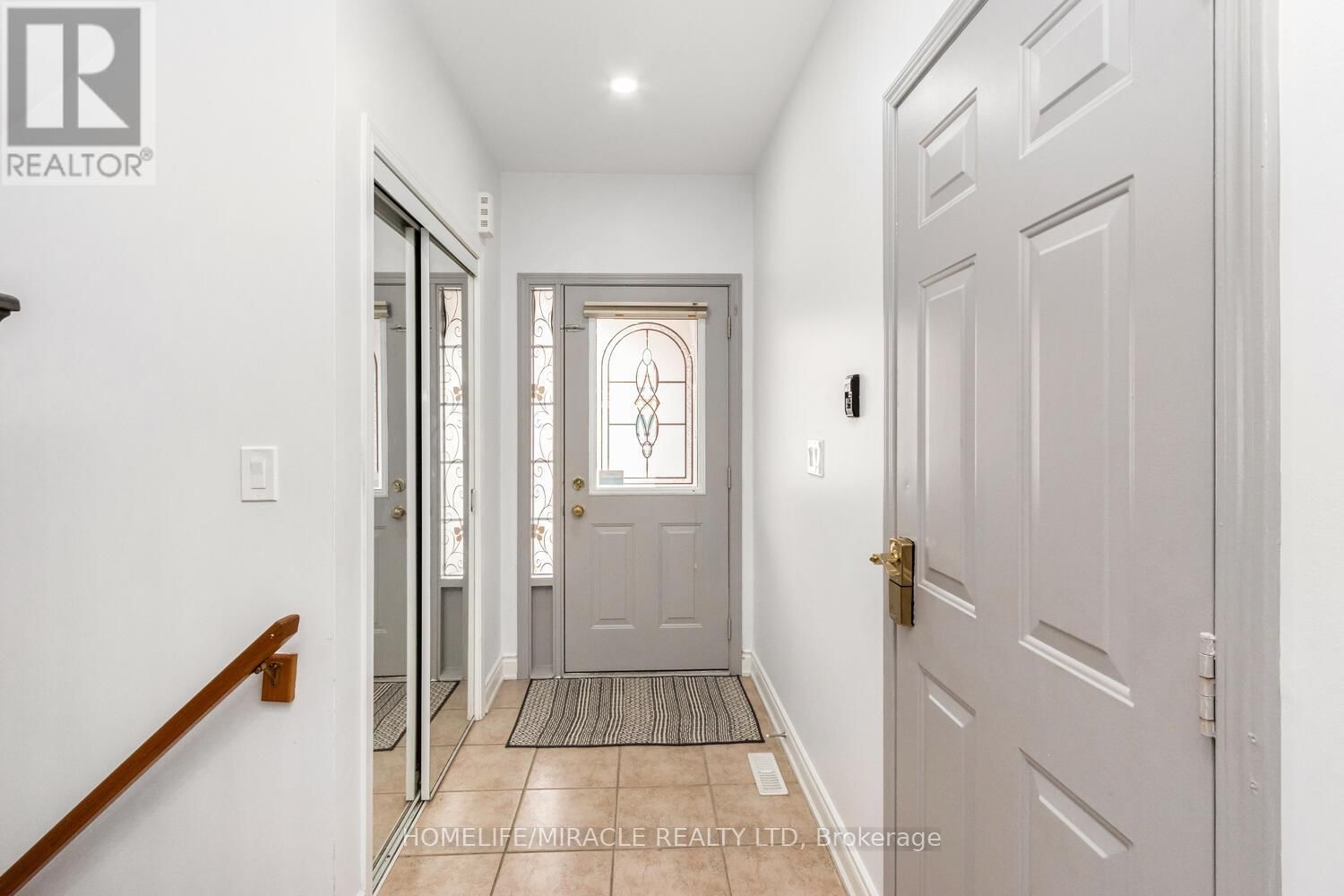 1677 STOVER CRESCENT Image 4