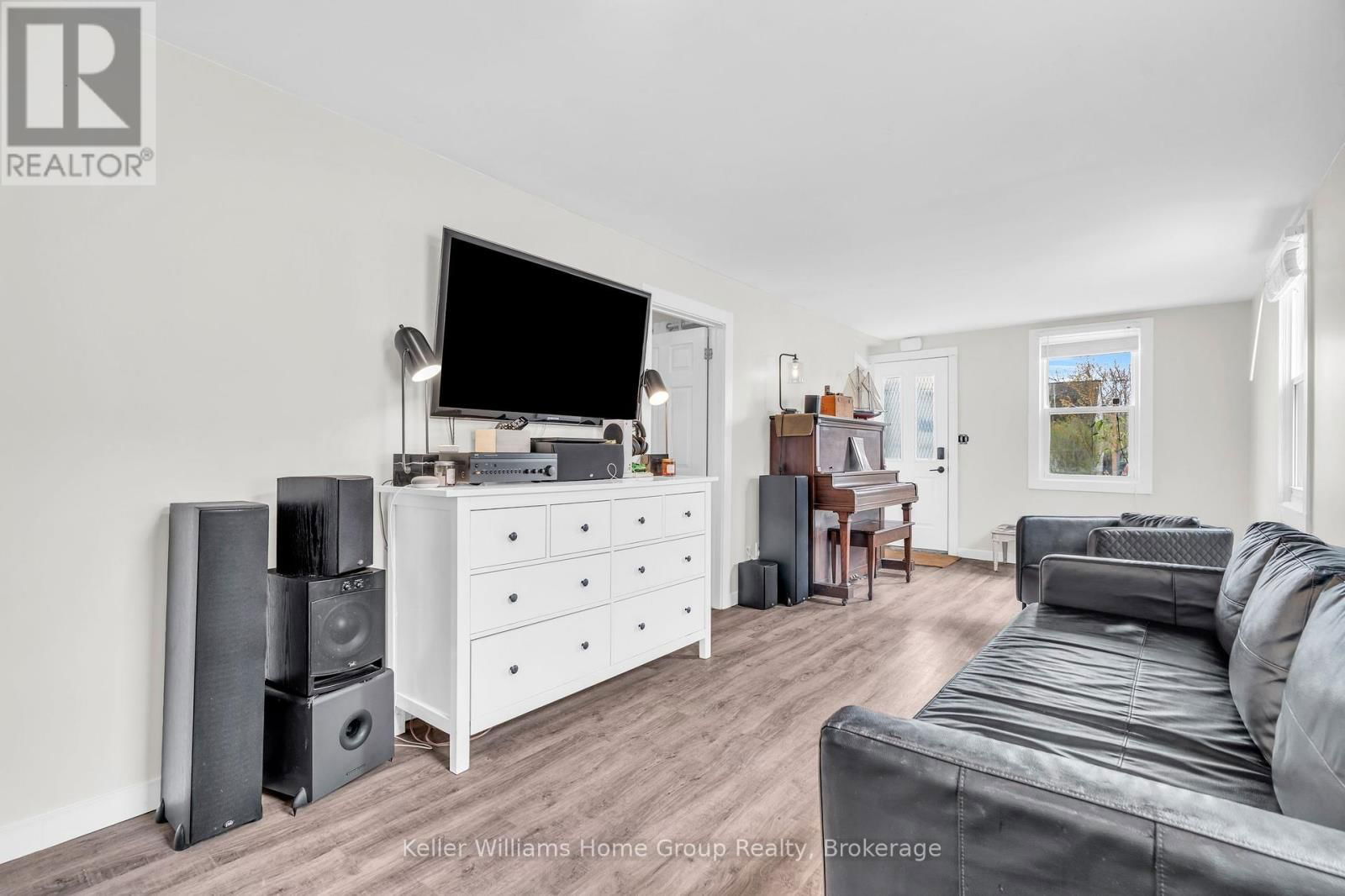 179 ANGELENE STREET Image 14