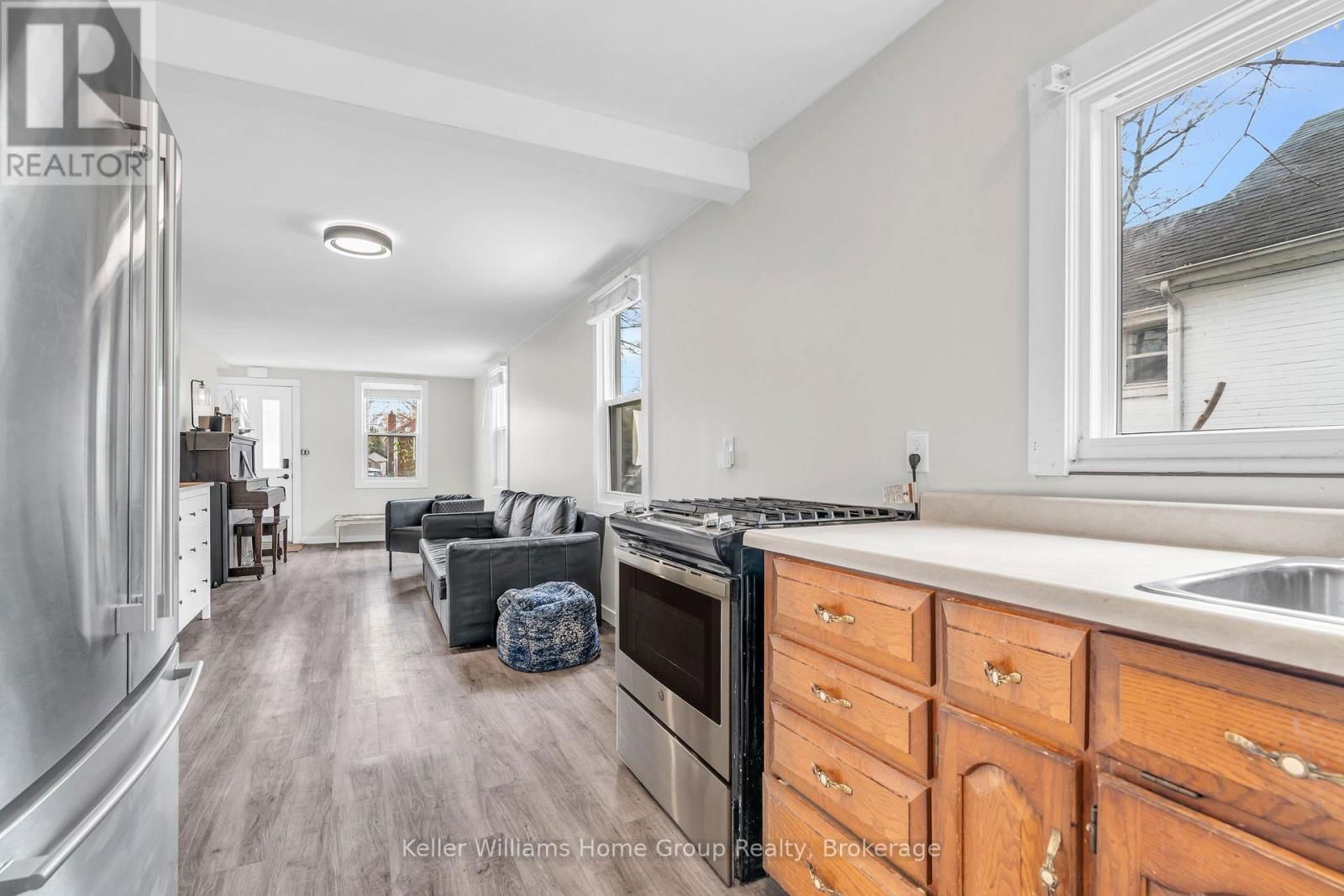 179 ANGELENE STREET Image 17