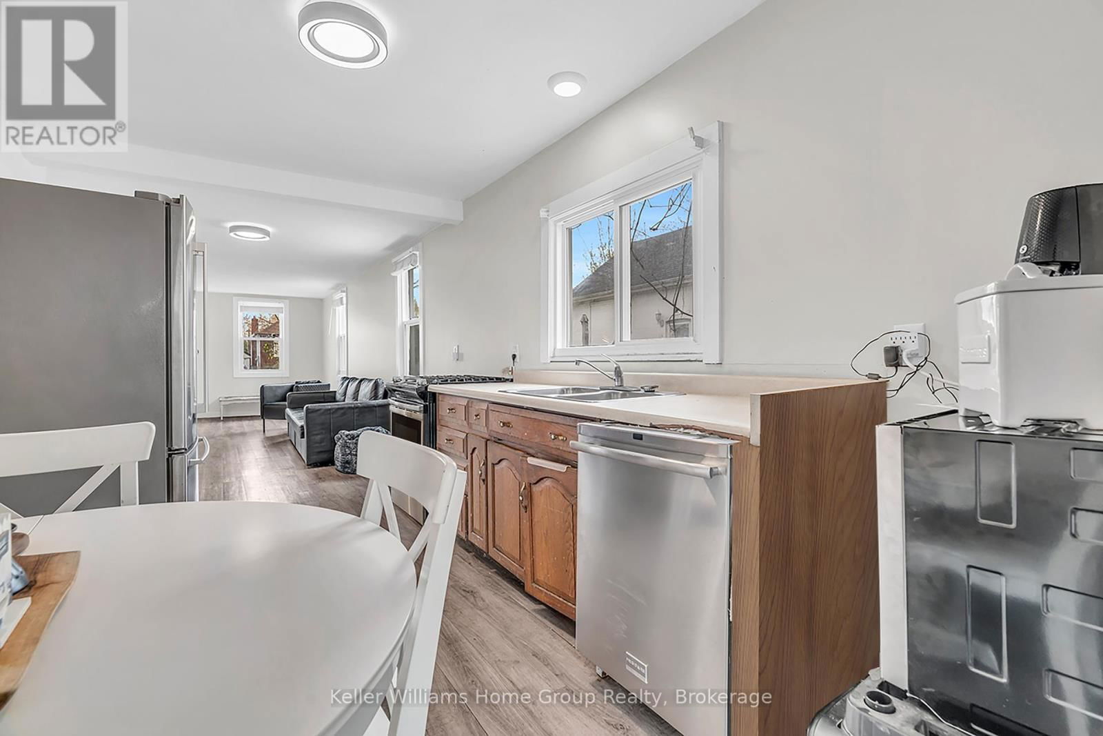 179 ANGELENE STREET Image 18