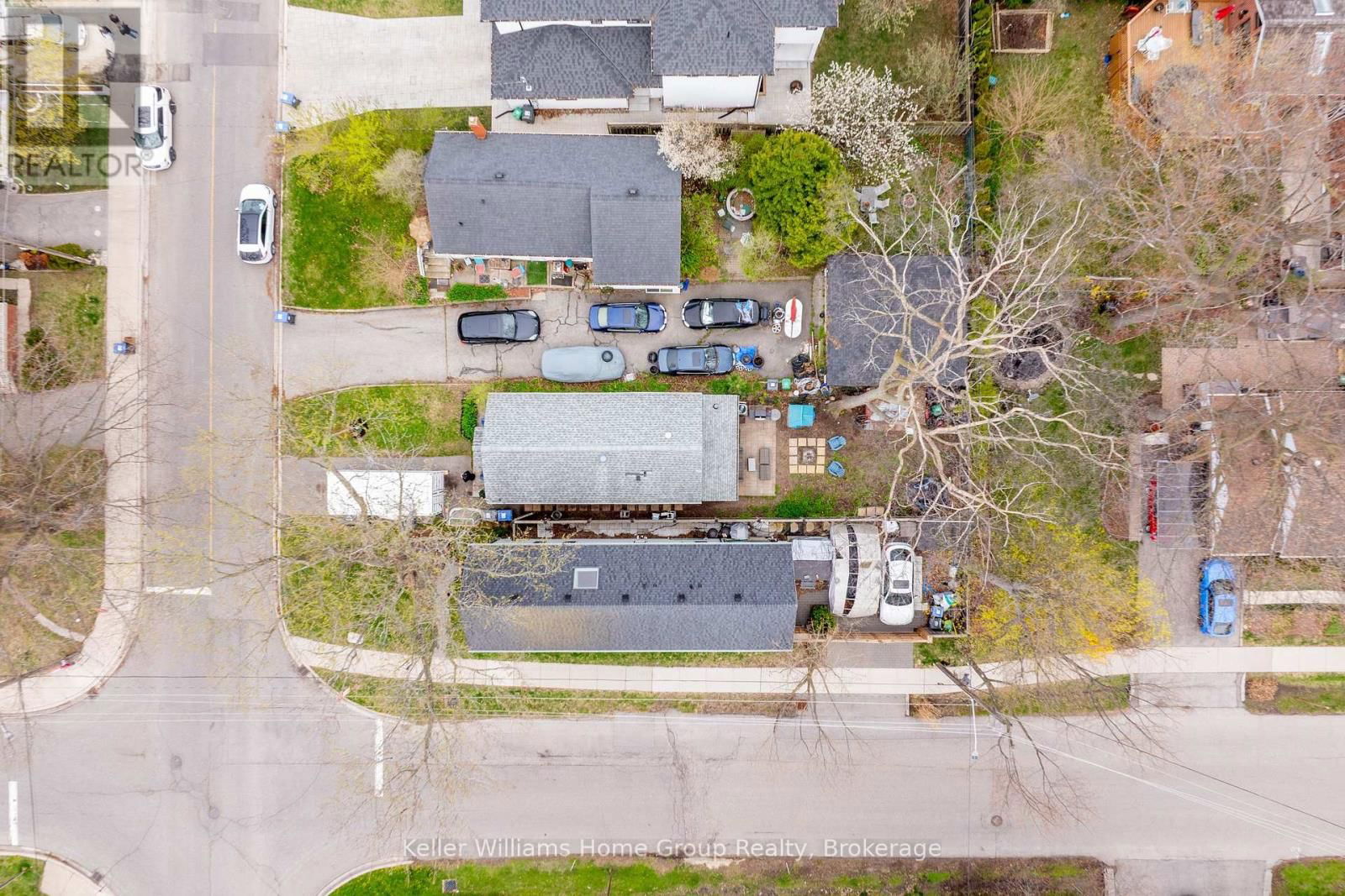 179 ANGELENE STREET Image 32