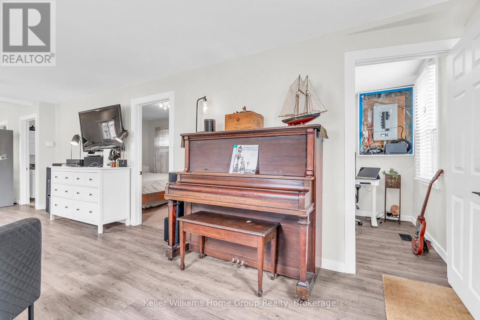 179 ANGELENE STREET Image 6