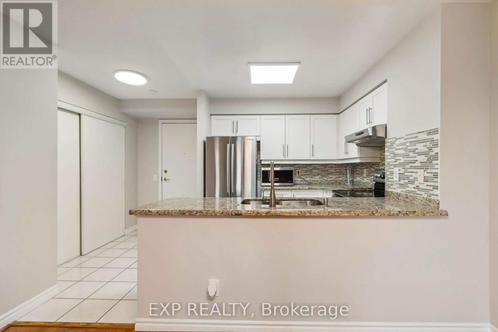 616 - 25 KINGSBRIDGE GARDEN CIRCLE Image 12