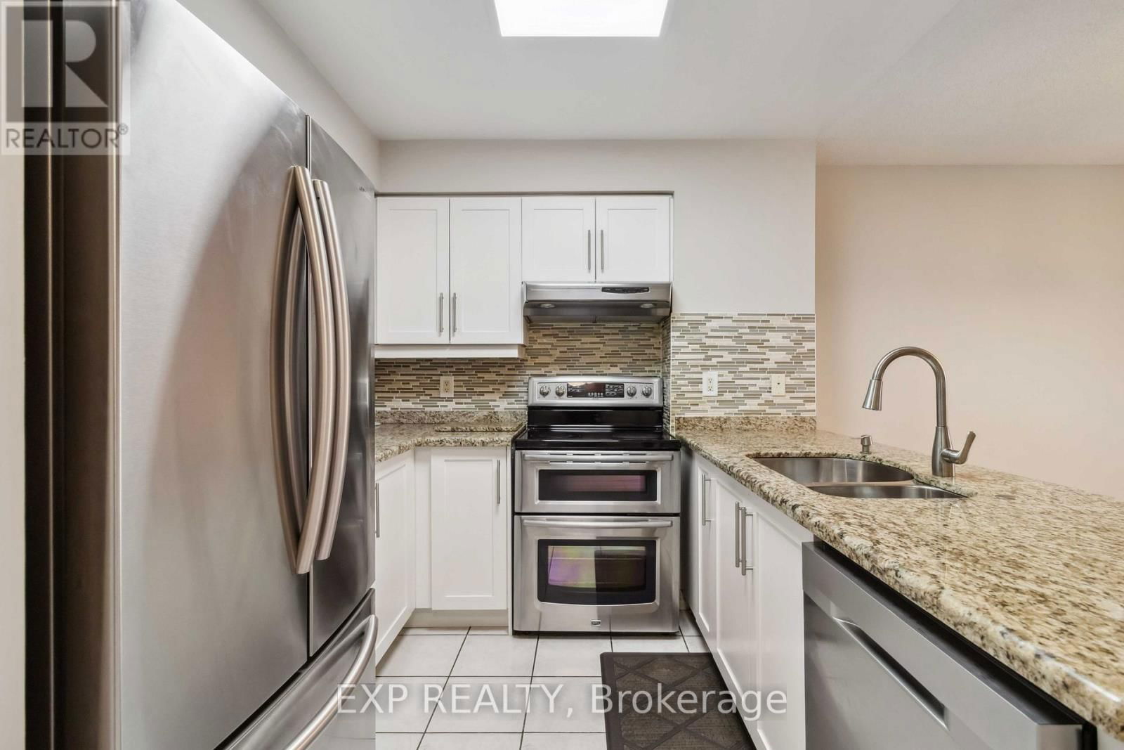 616 - 25 KINGSBRIDGE GARDEN CIRCLE Image 13