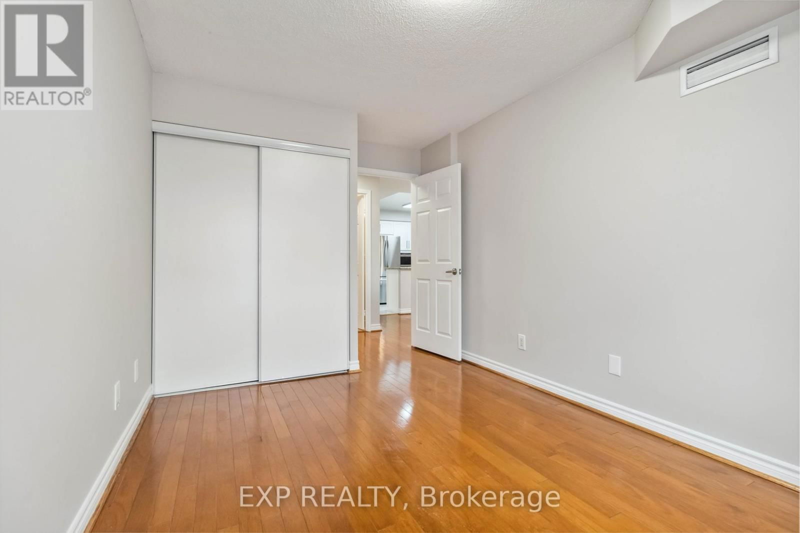 616 - 25 KINGSBRIDGE GARDEN CIRCLE Image 15