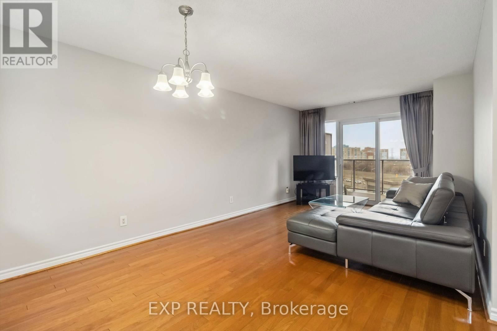 616 - 25 KINGSBRIDGE GARDEN CIRCLE Image 7