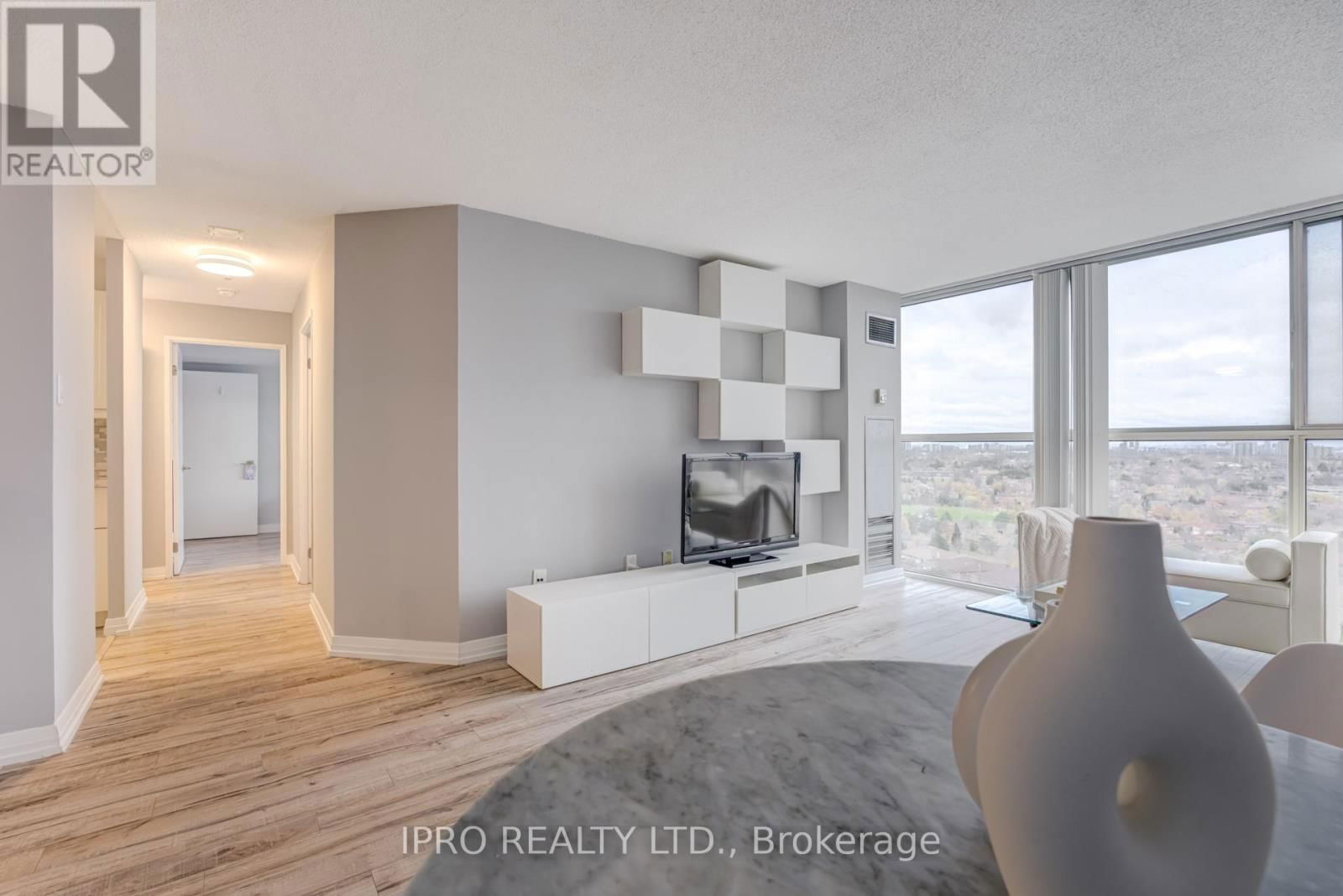 1616 - 4185 SHIPP DRIVE Image 10