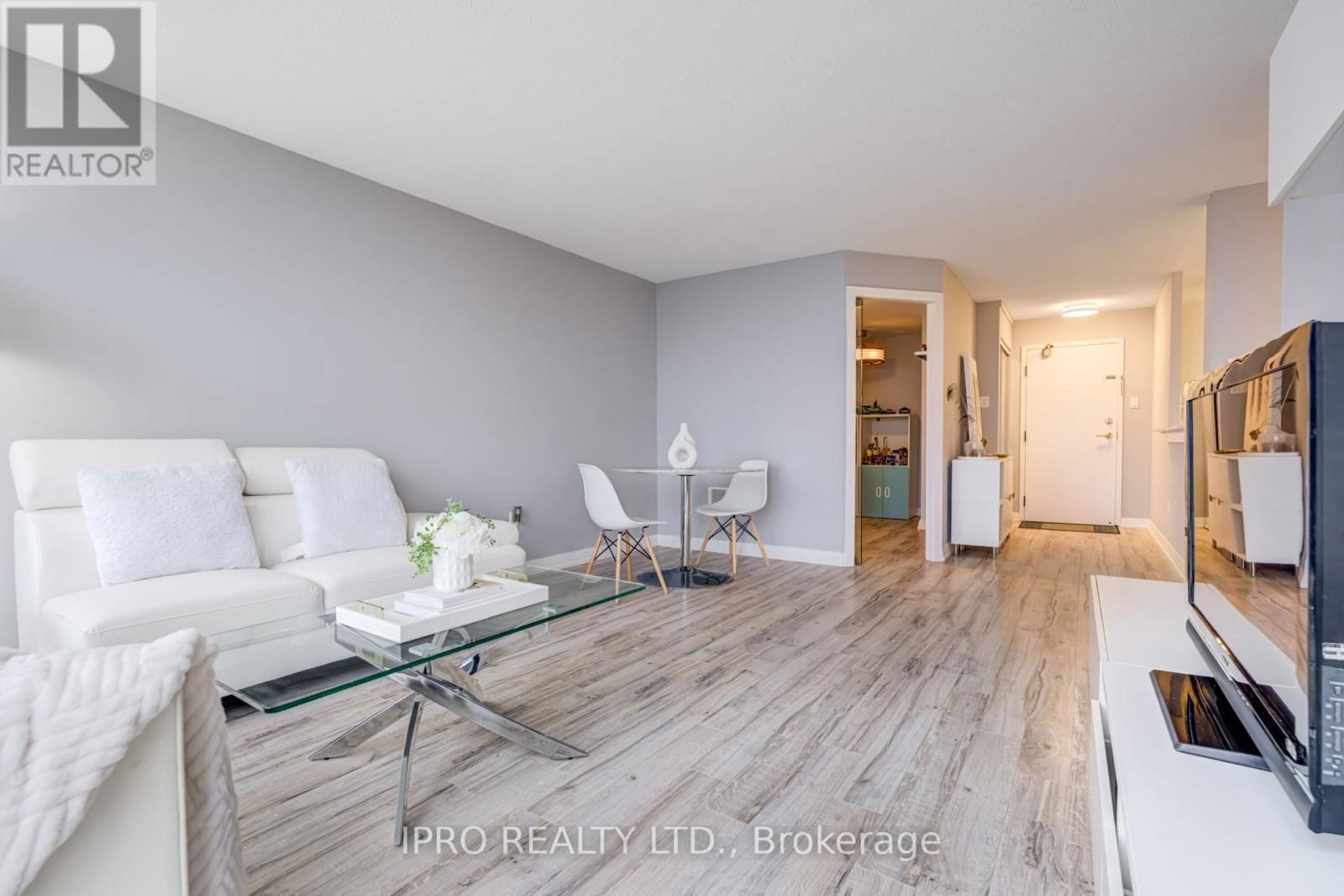 1616 - 4185 SHIPP DRIVE Image 9