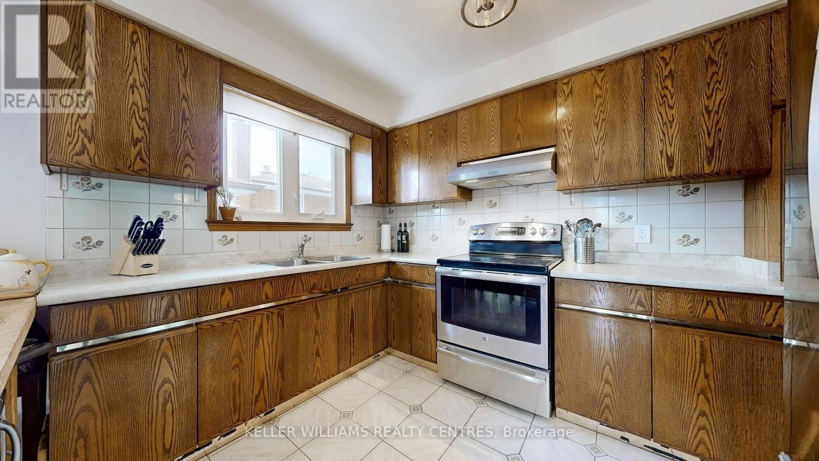 2461 HENSALL STREET EAST Image 10