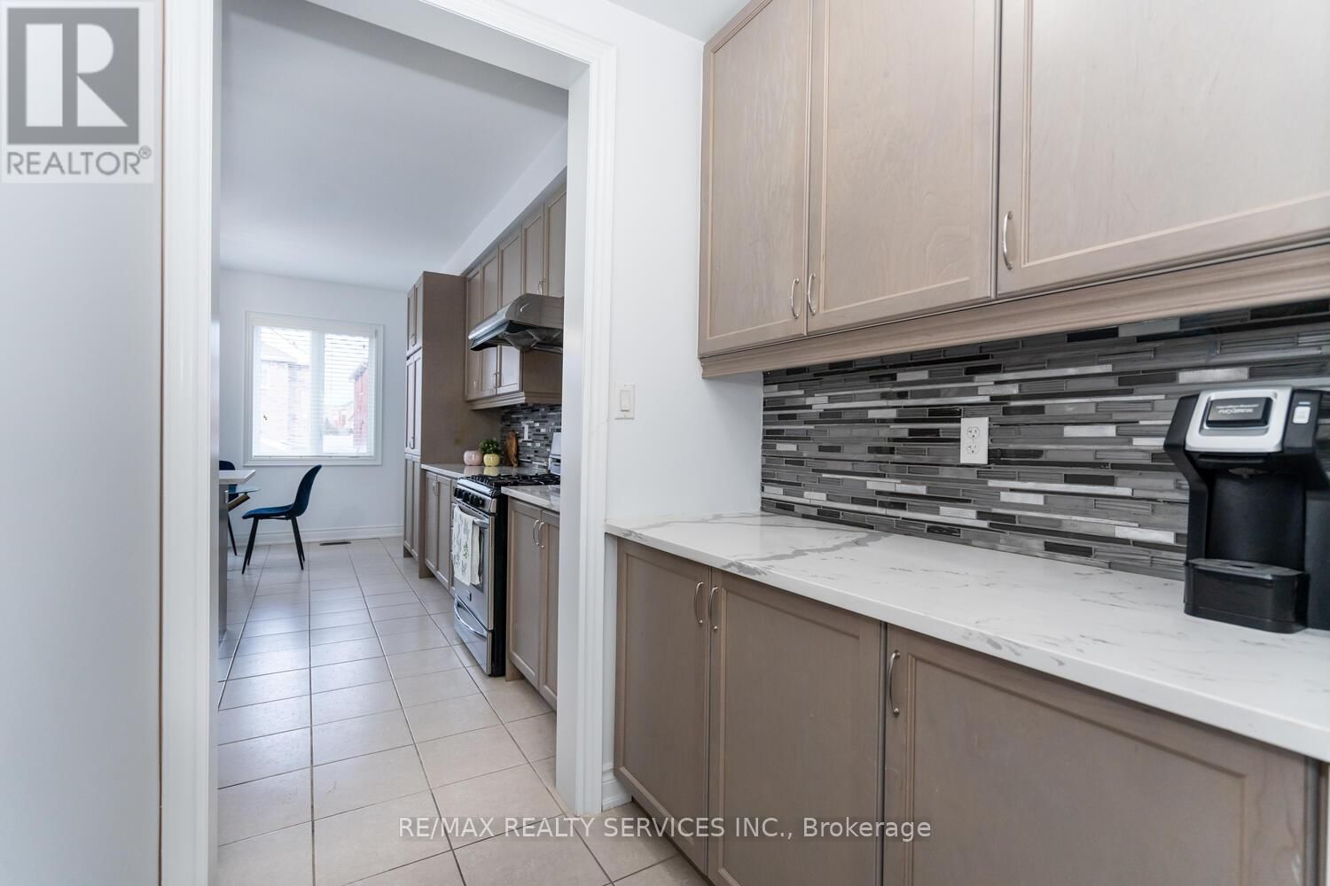 5452 MEADOWCREST AVENUE Image 13