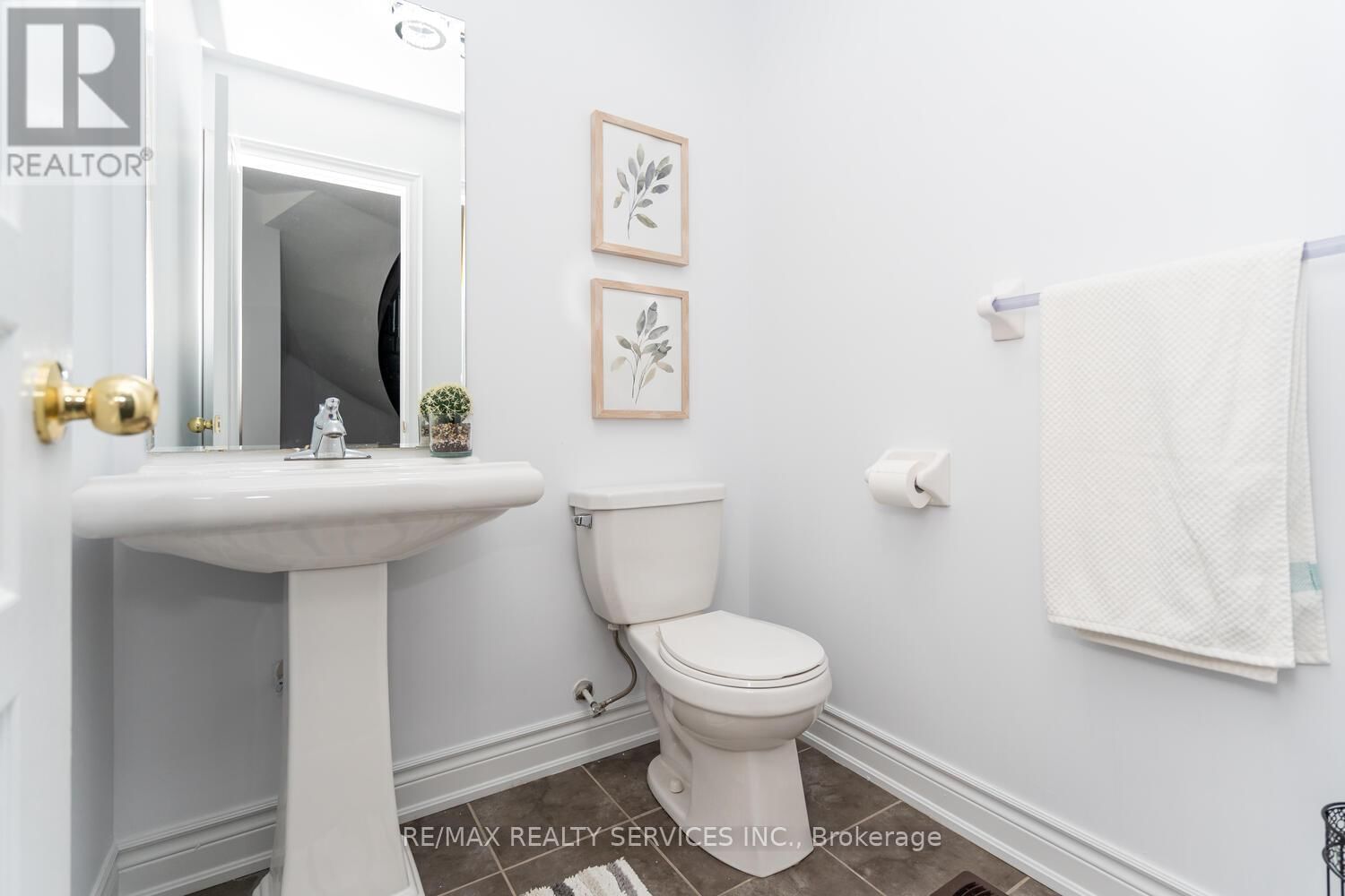 5452 MEADOWCREST AVENUE Image 21