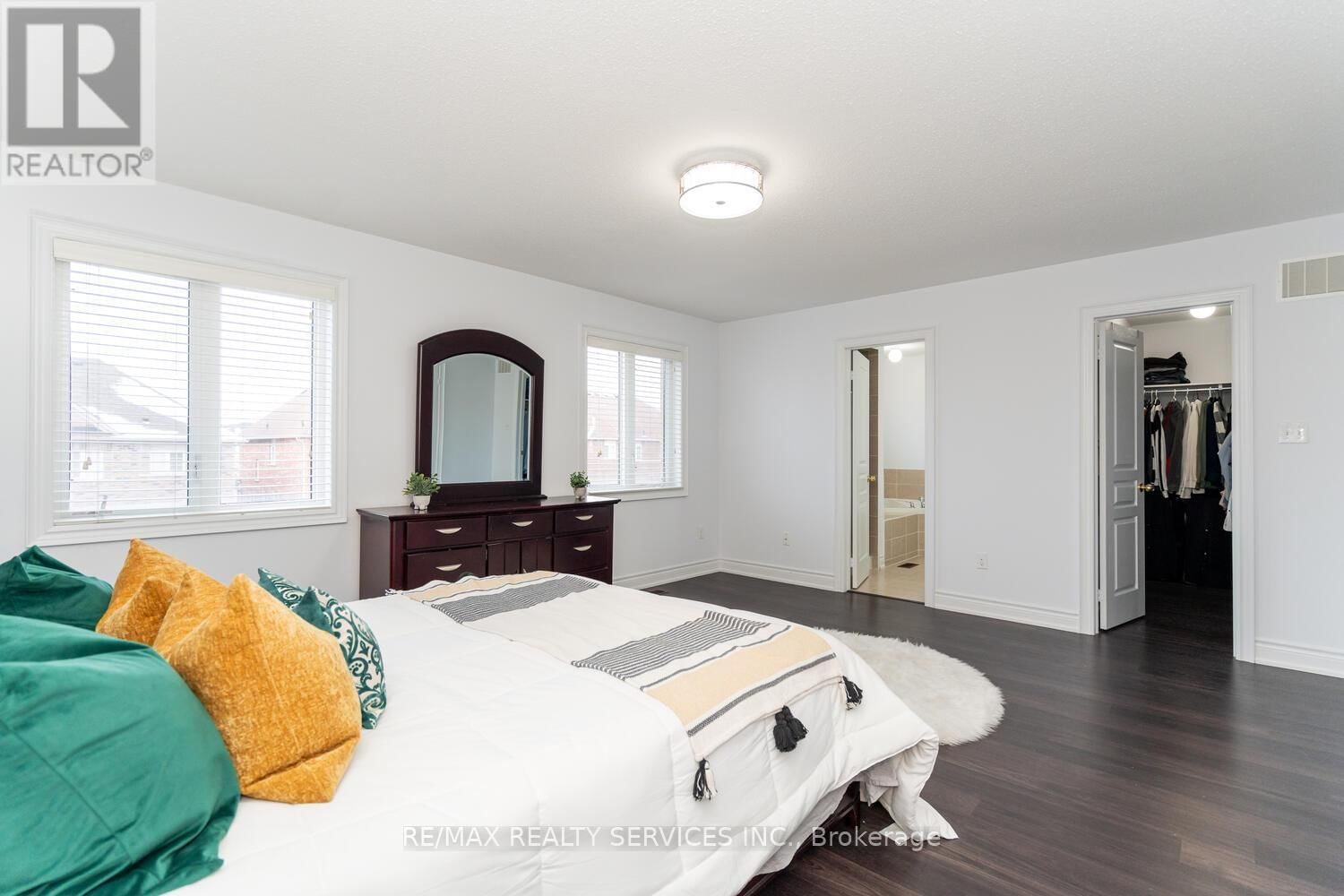 5452 MEADOWCREST AVENUE Image 27
